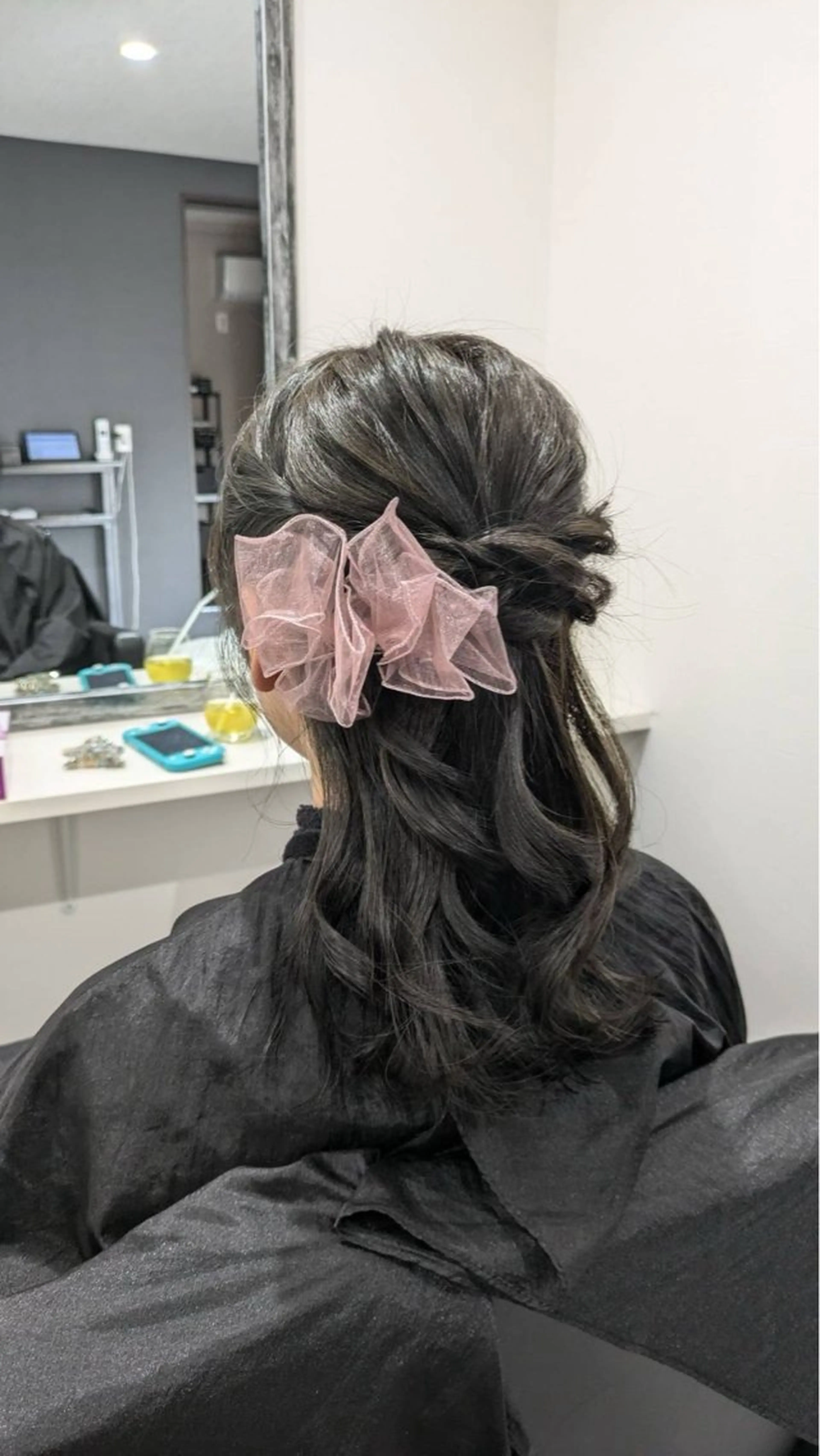 ミディアム カラー ヘアアレンジ ヤマグチ ユキナのヘアスタイル