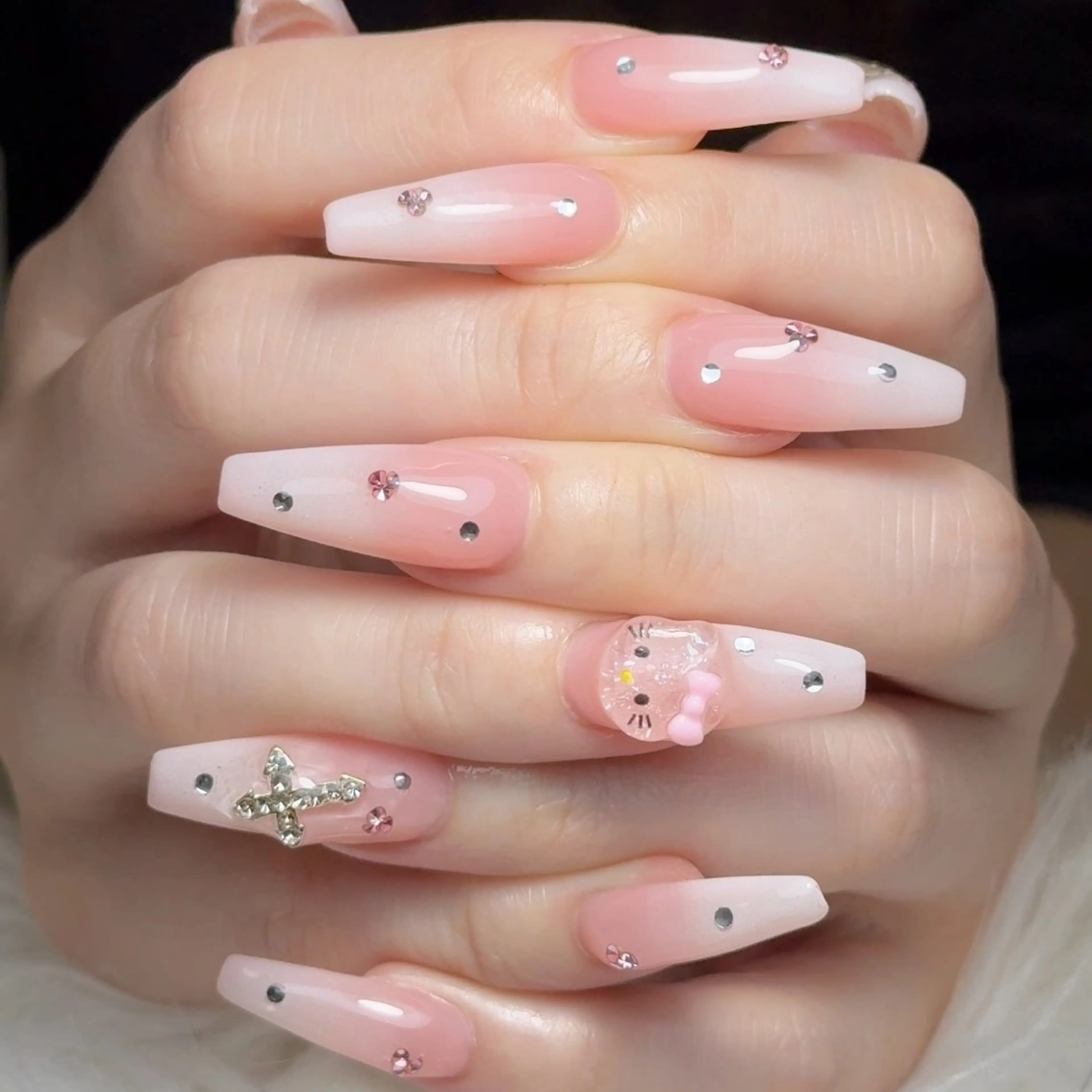 ãã€ã« ã¯ã³ãã³ãã€ã« ãã³ããã€ã« AKIKO NAILã®ãã€ã«ãã¶ã€ã³