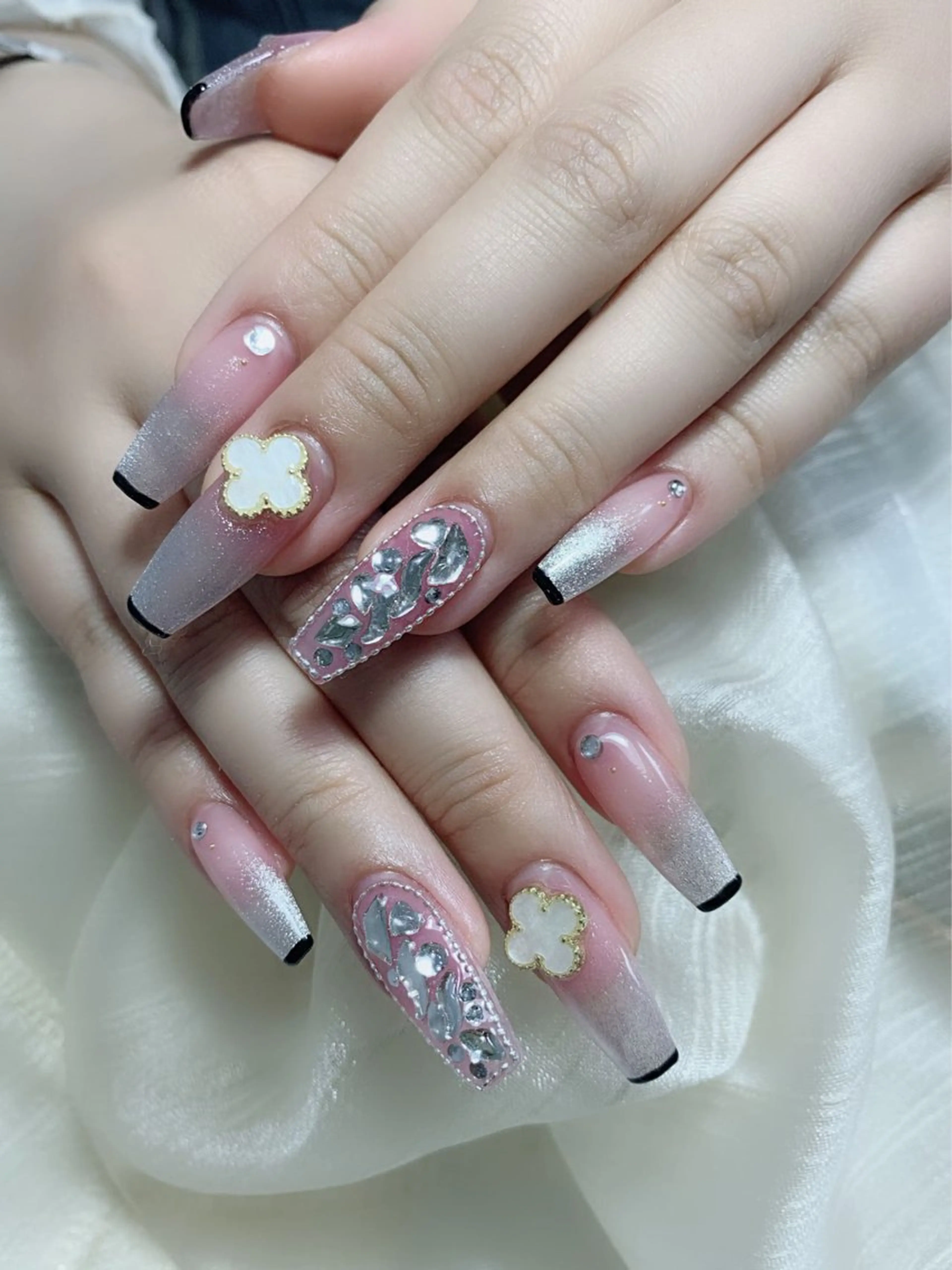 ネイル Amina nail salonのネイルデザイン