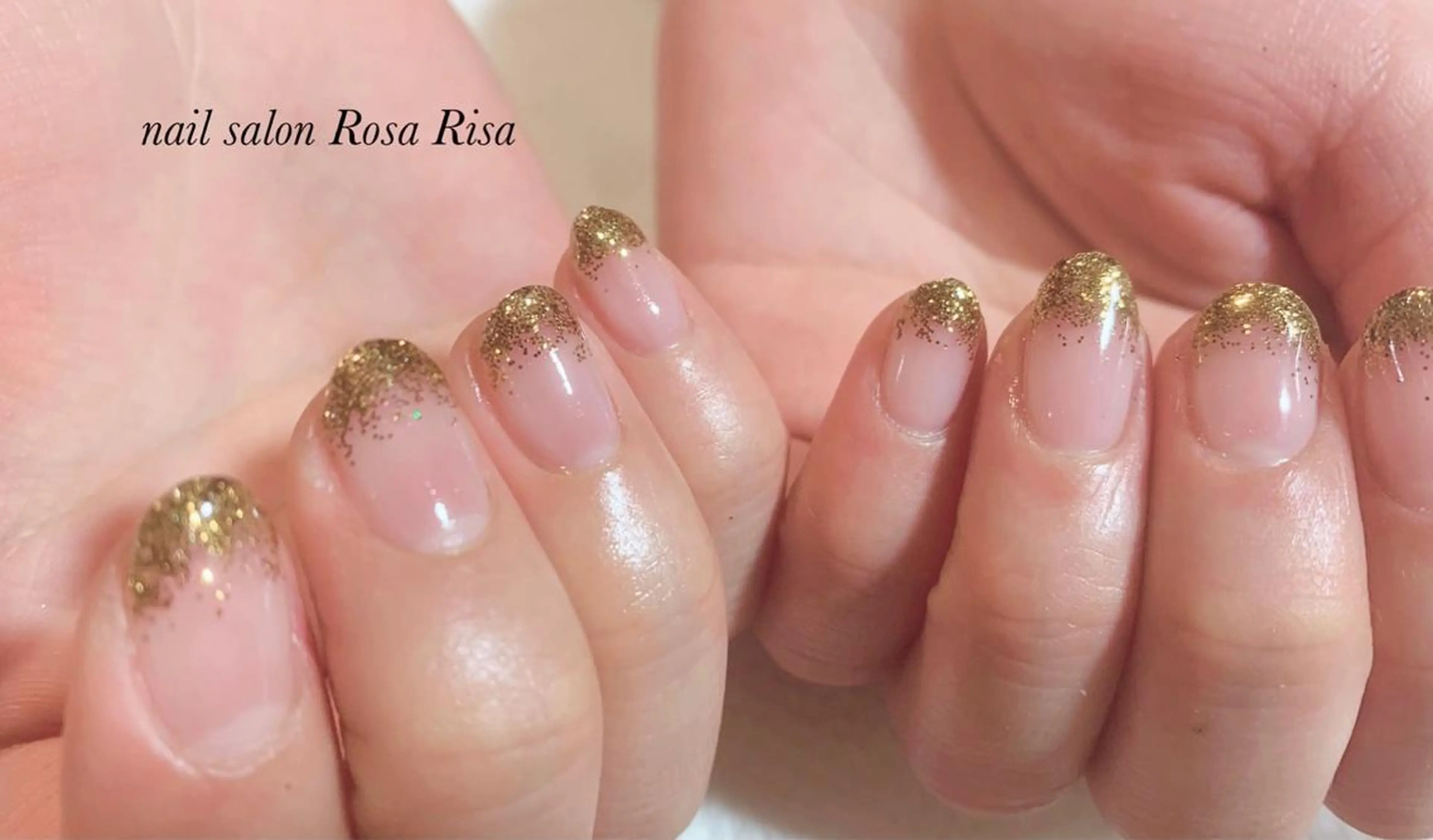 ショート ネイル ブラウン ゴールド ハンドネイル ネイルスタジオ シェイクユアハンズのネイルデザイン