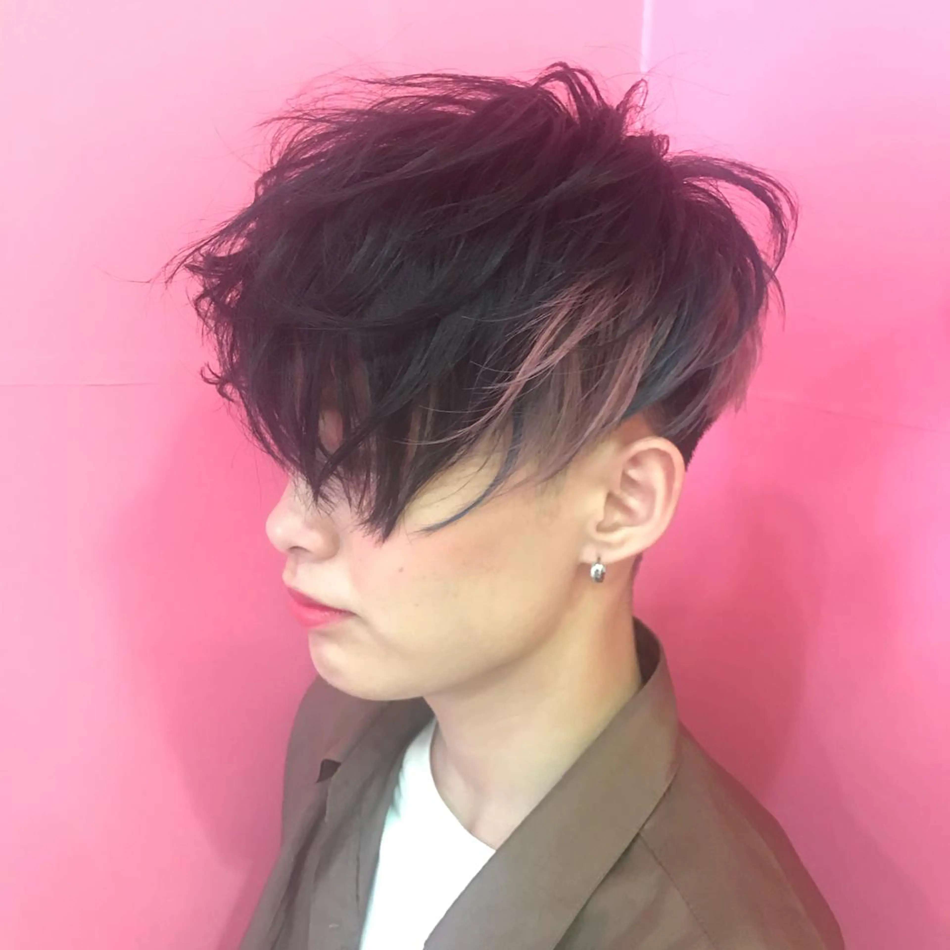 ショート カラー メンズ メンズブリーチ 刈り上げ アッシュ ブリーチ ラベンダーカラー Vir by browのヘアスタイル