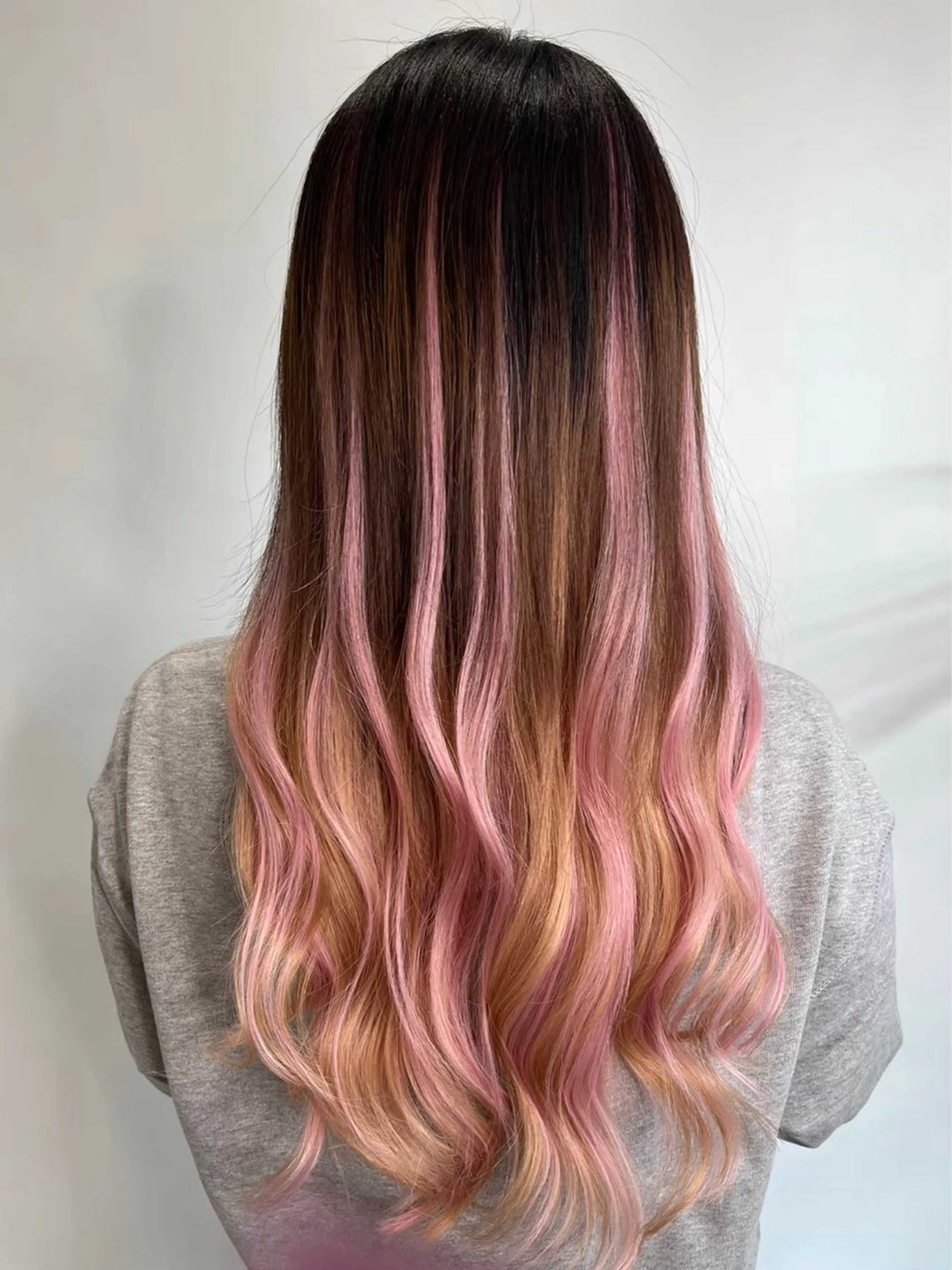 ミディアム 野村 奈里亜のヘアスタイル