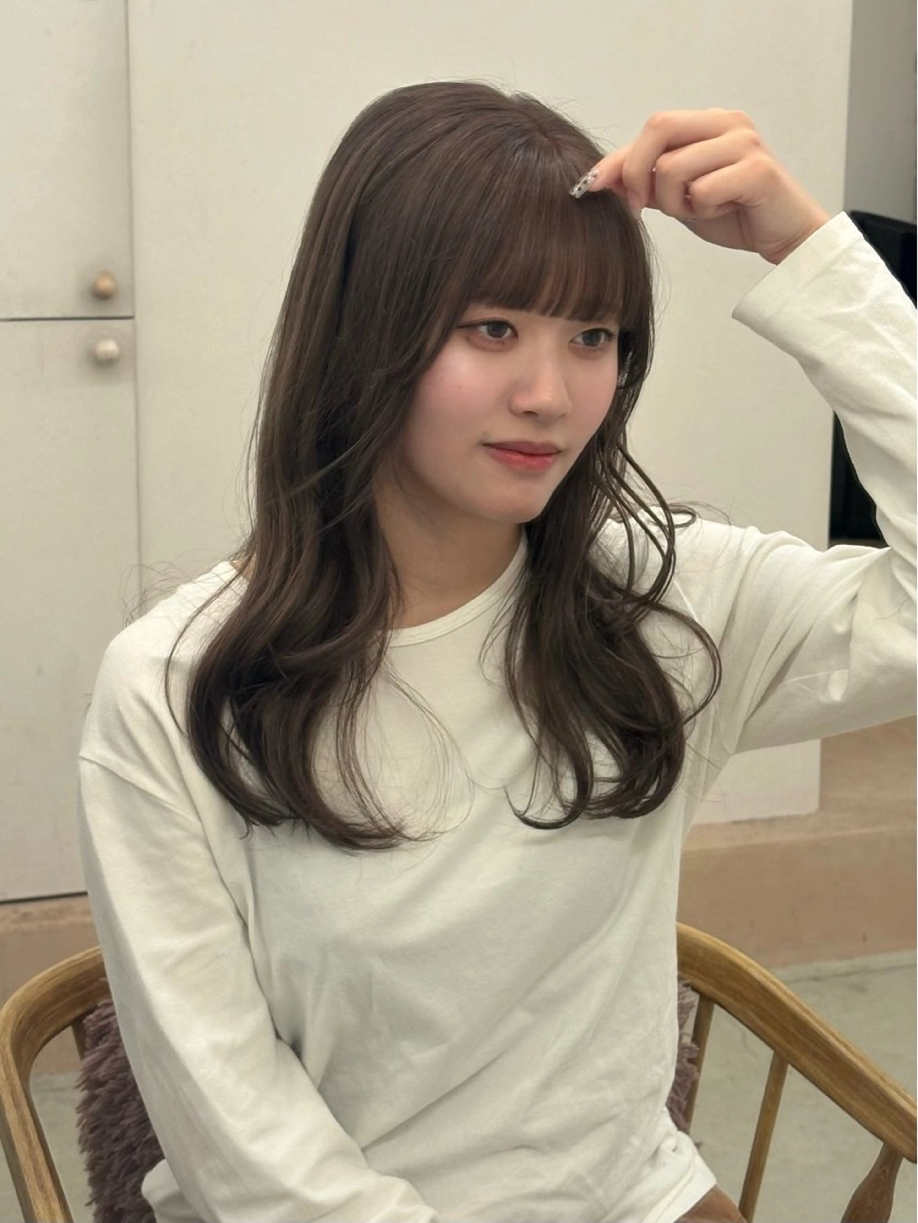 ロング カラー グレージュ ミルクティーグレージュ カット ヘアカラー トリートメント NIKO/名古屋/ 伏見/花屋併設のヘアスタイル