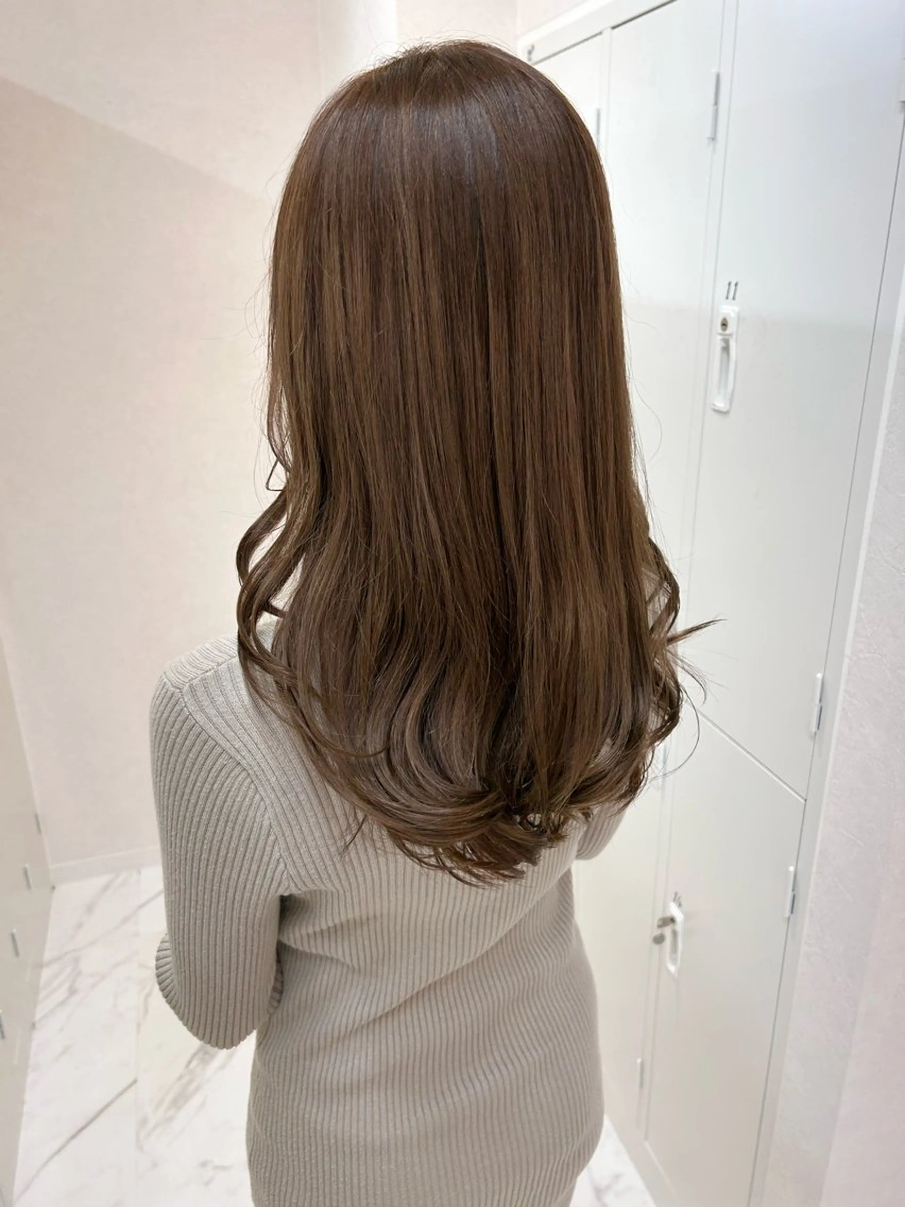 ロング カラー ベージュカラー 顔まわりレイヤー 顔周りカット レイヤーカット Saori / さおりのヘアスタイル