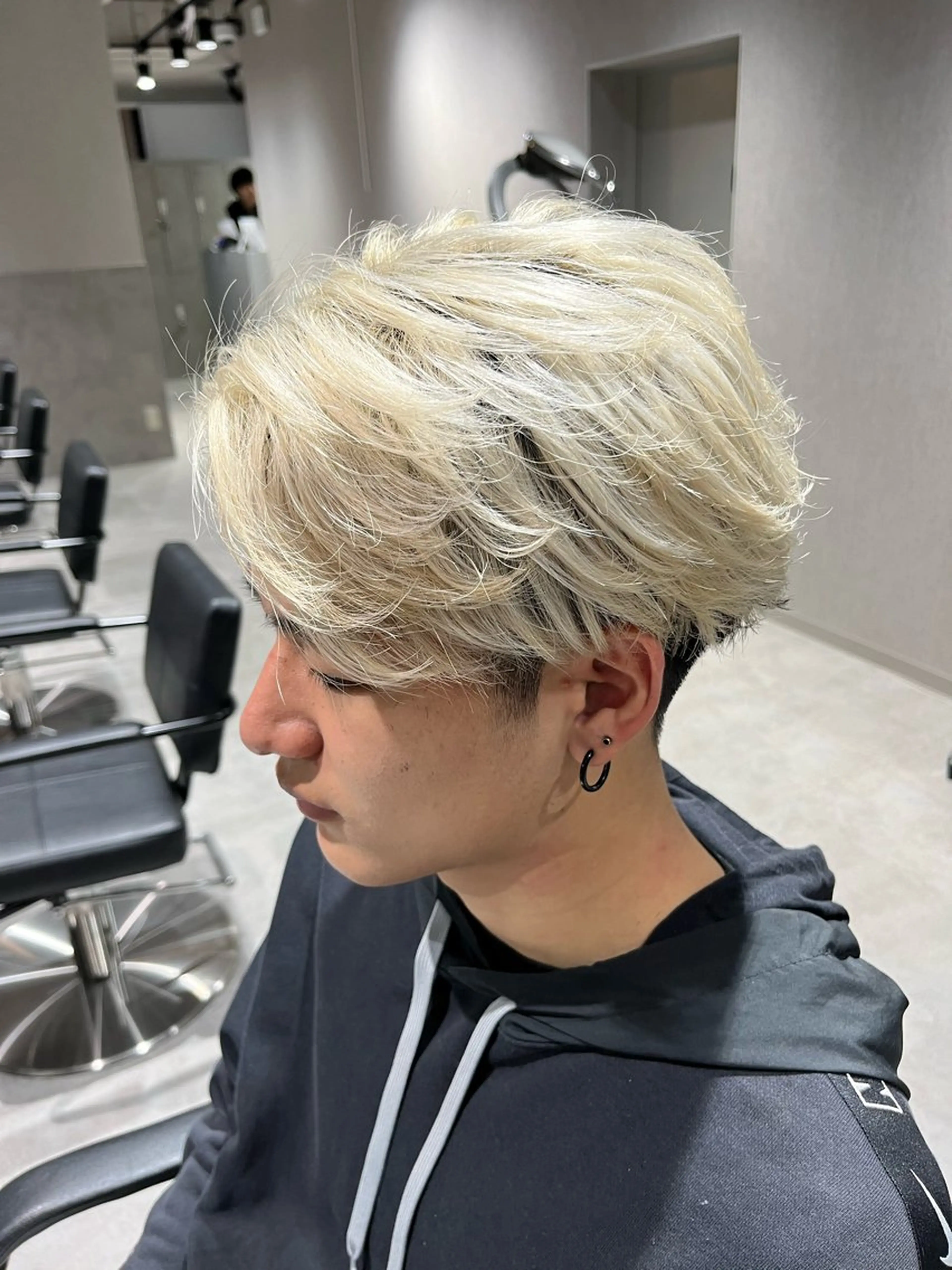 ショート カラー パーマ メンズ メンズブリーチ ブリーチ カット ヘアカラー トリートメント 【センターパート/ マッシュ】ryokaのヘアスタイル