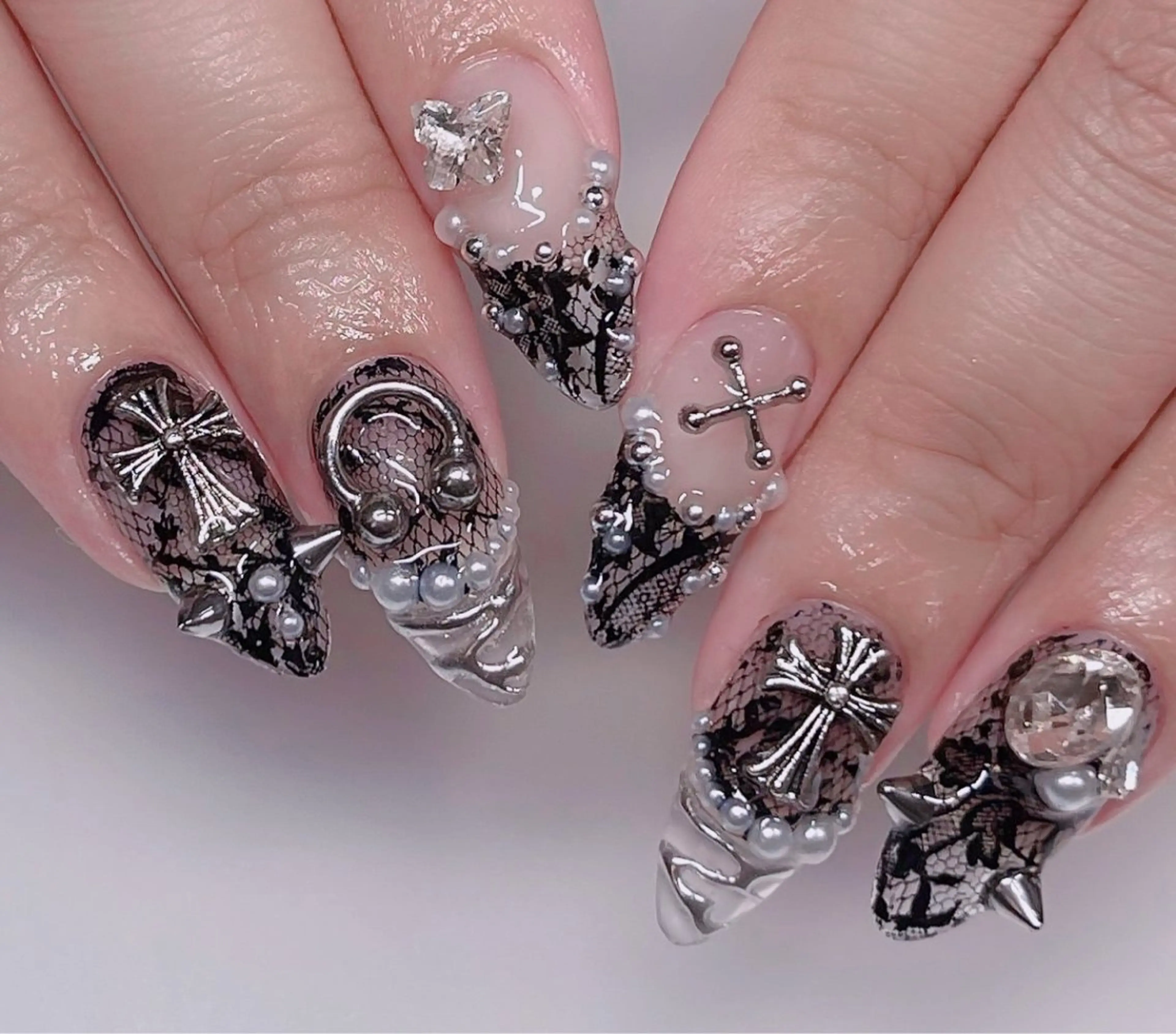 ネイル オーロラネイル フレンチネイル ジェルネイル ハロウィン キラキラネイル H.baby Nail Salonのネイルデザイン