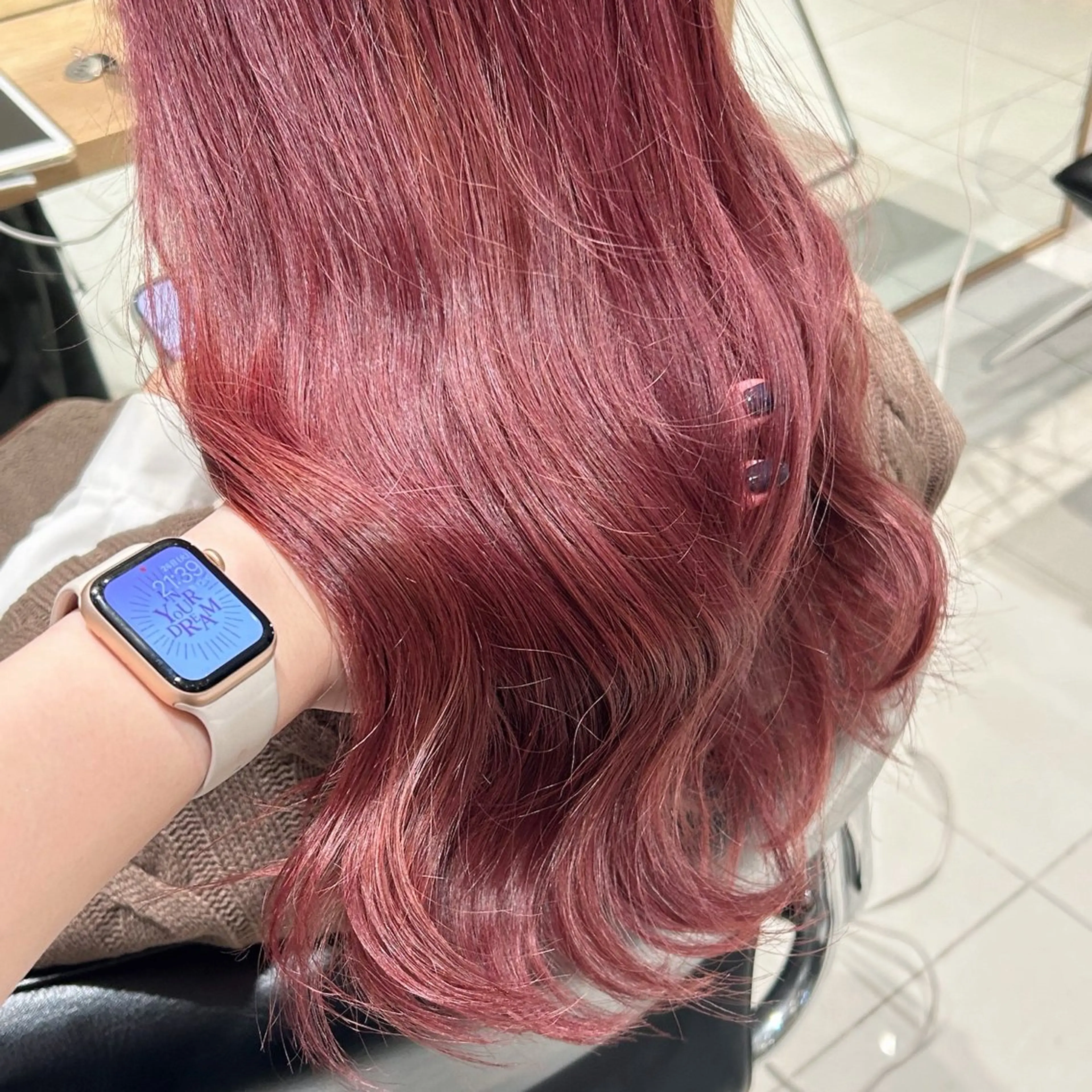 カラー ブリーチ ︎︎🌟韓国艶カラー ︎🌟璃奈 (ﾘﾅ)のヘアスタイル