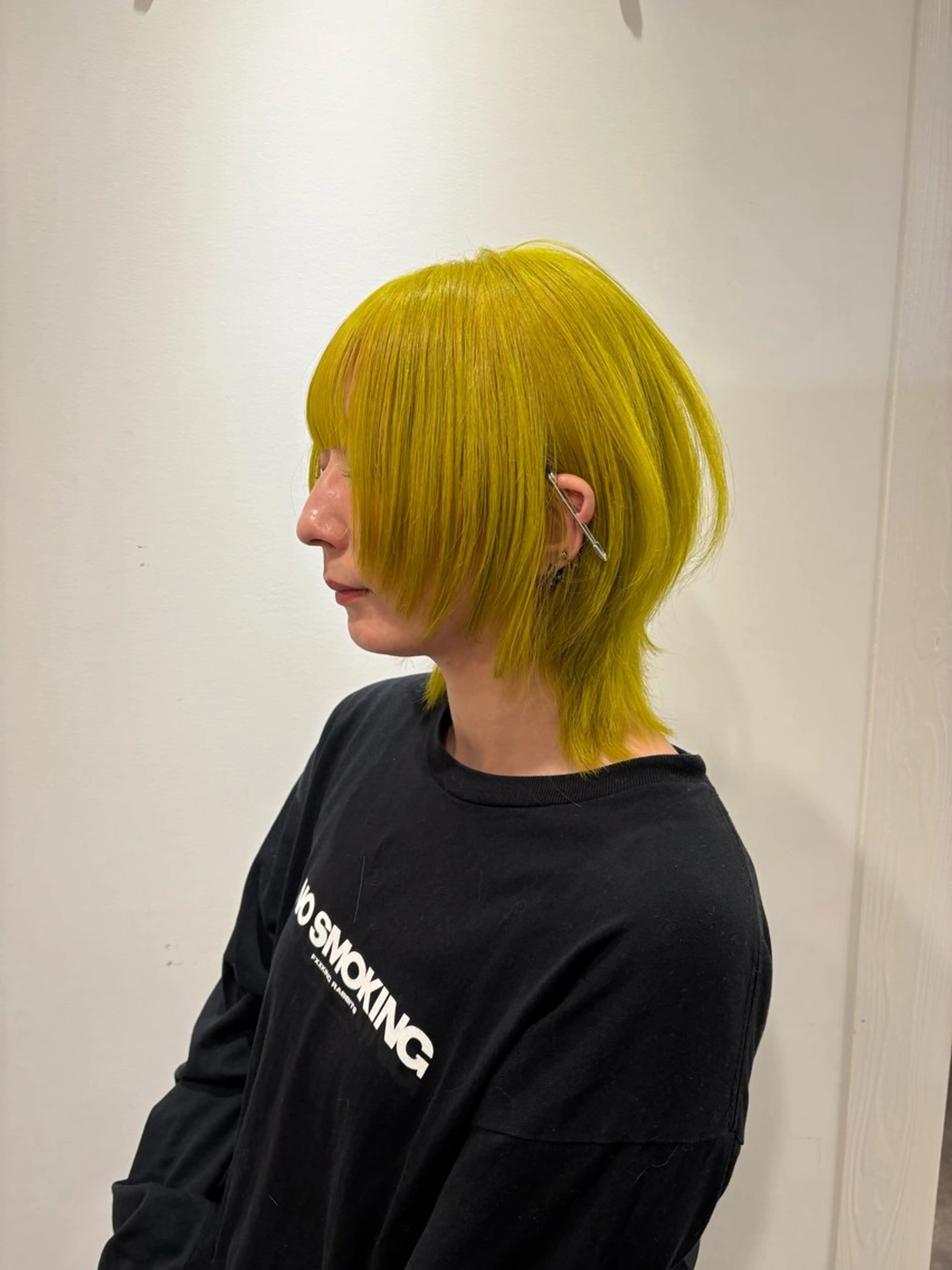 ミディアム イエローカラー ウルフカット カット ヘアカラー トリートメント ショート/レイヤー/ ボブ/安本和史のヘアスタイル