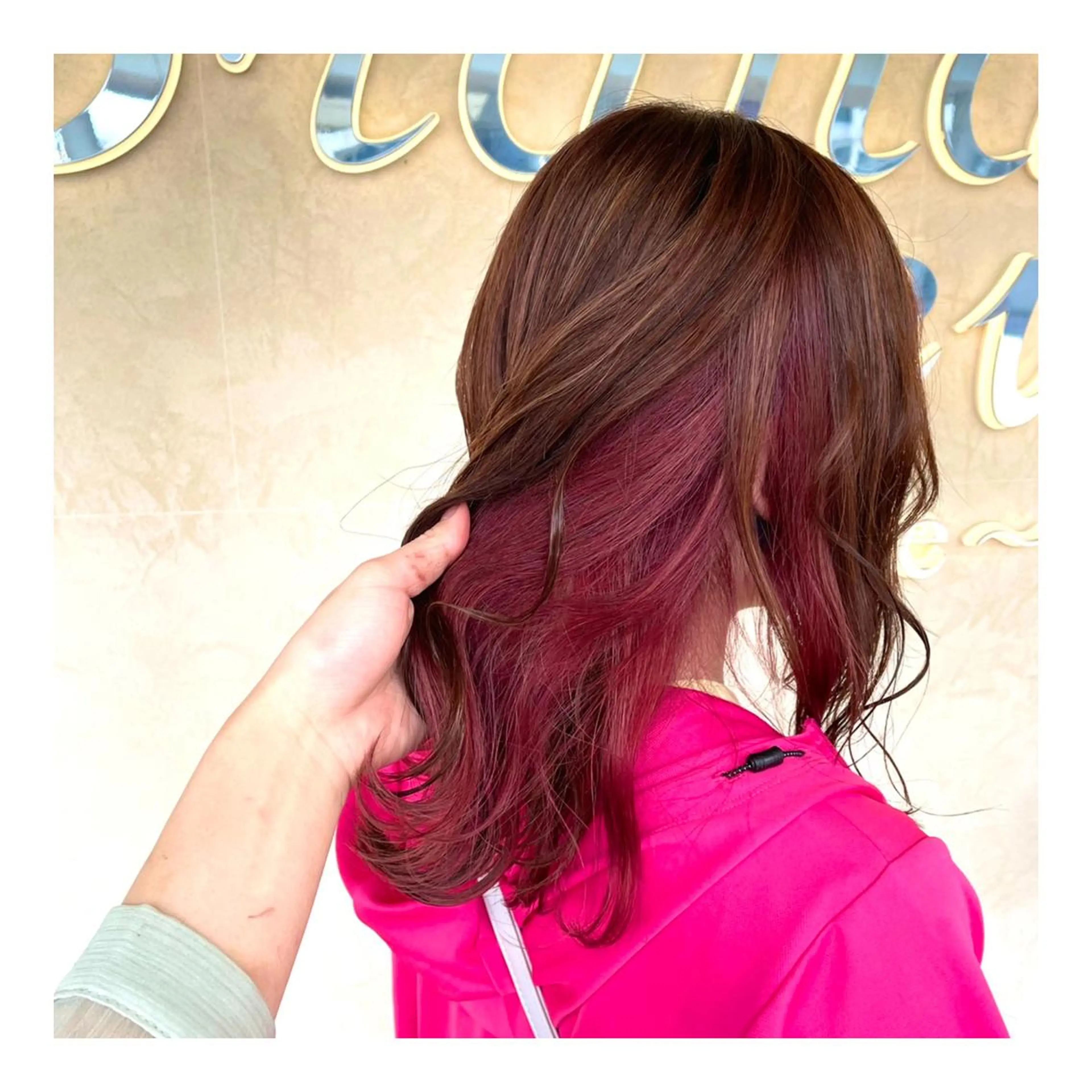 セミロング カラー ハイライトカラー インナーカラー ハイライト 心斎橋/ブリーチなし 髪質改善/レイヤーのヘアスタイル