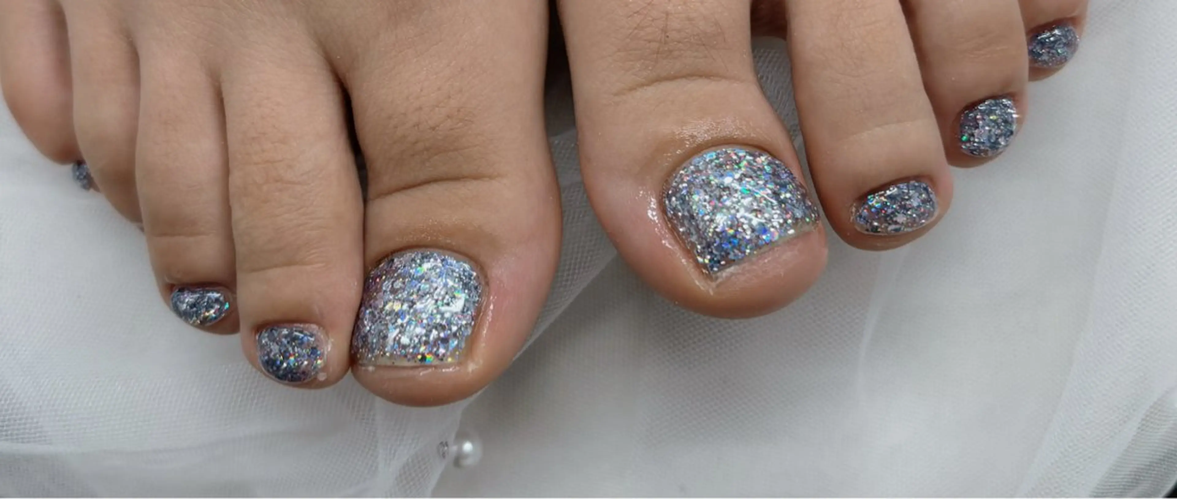 フットネイルワンカラーラメは4980円     LINEホットペッパーからのご予約は4500円になりますの写真