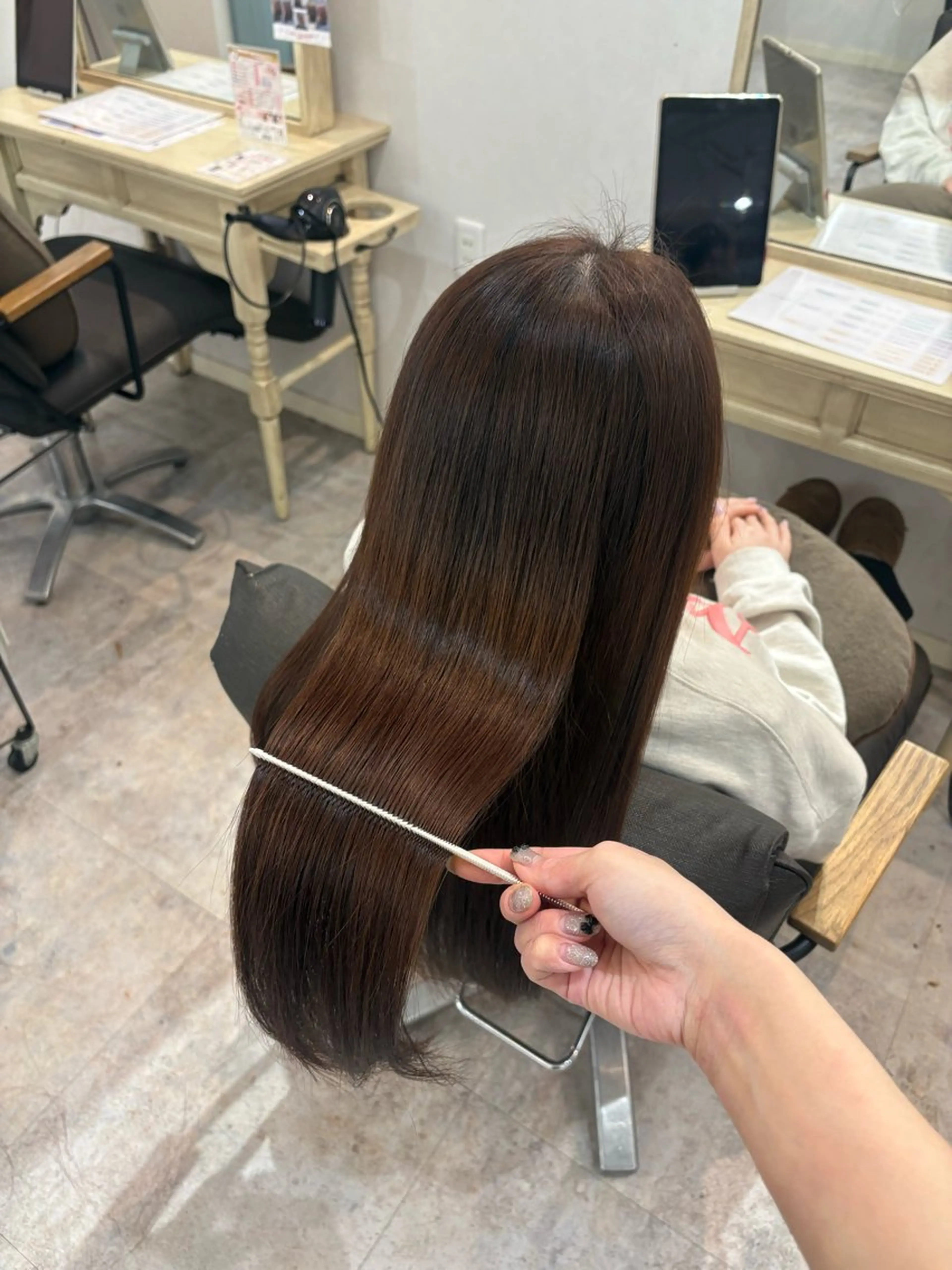 ロング カラー ブラウンカラー ナチュラルブラウン 艶カラー／ レイヤー／栄／あやかのヘアスタイル