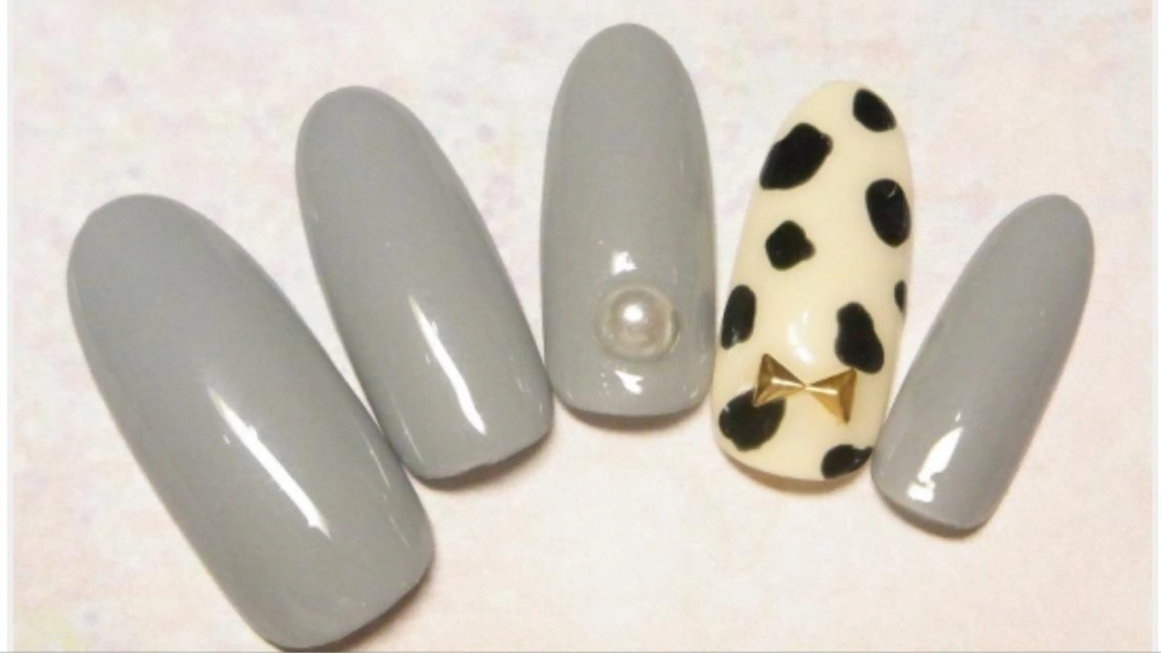 ショート SINCERELY シンシアリー🌈のネイルデザイン