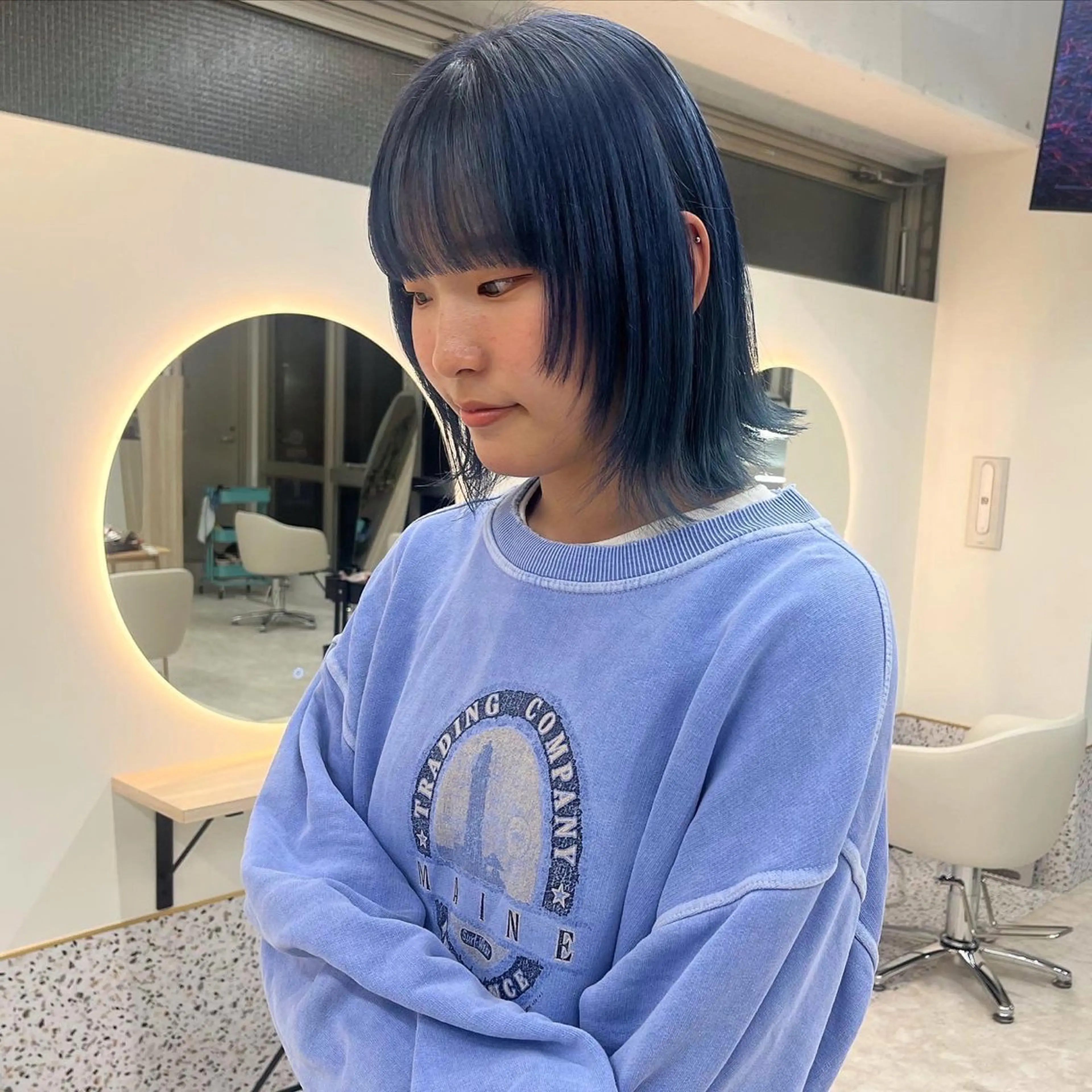 ミディアム 顔周りカット デザインカラー /るあんのヘアスタイル