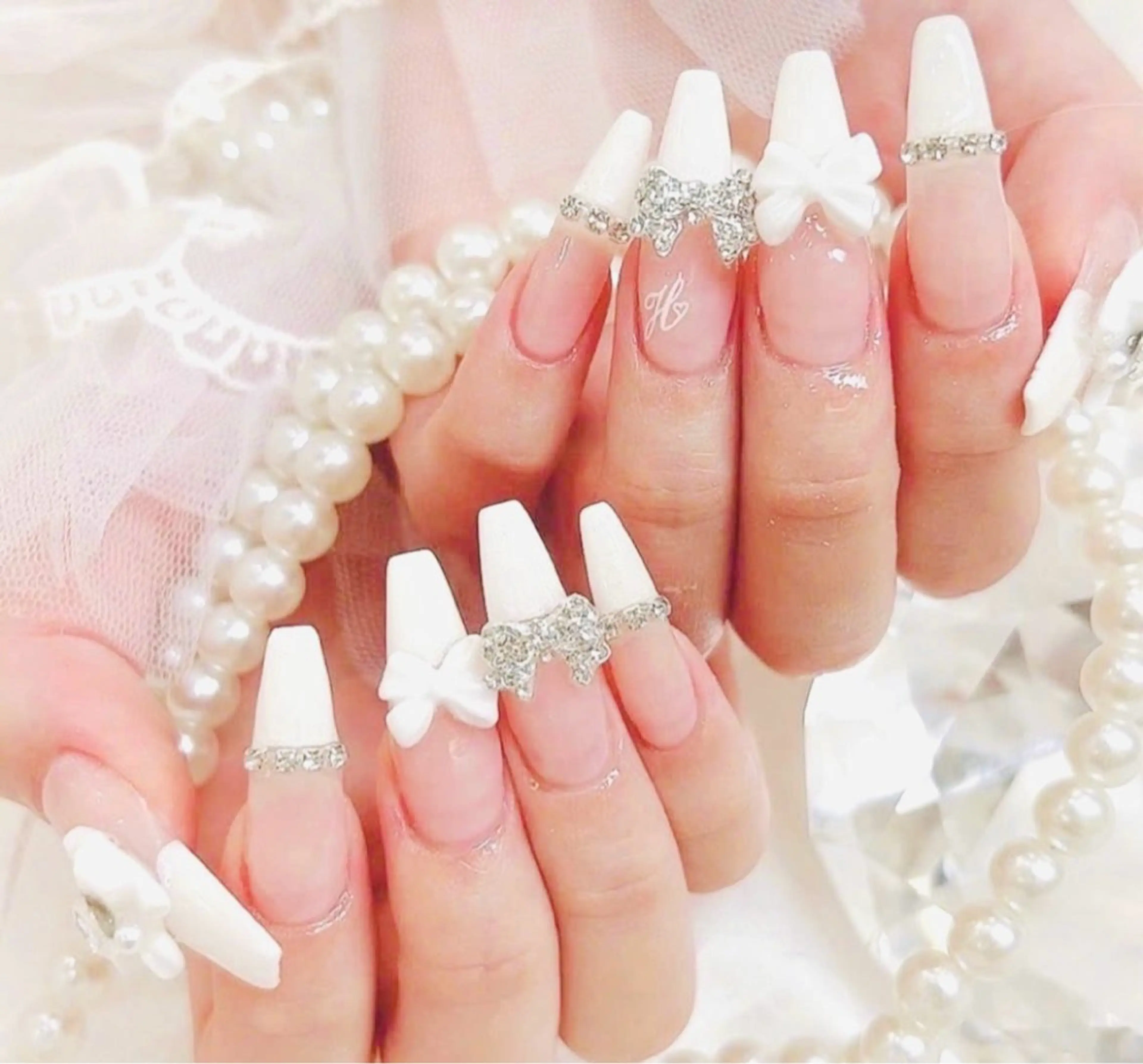 ネイル キラキラネイル ストーンネイル Michan Nail所属・Michan Nailのネイルデザイン