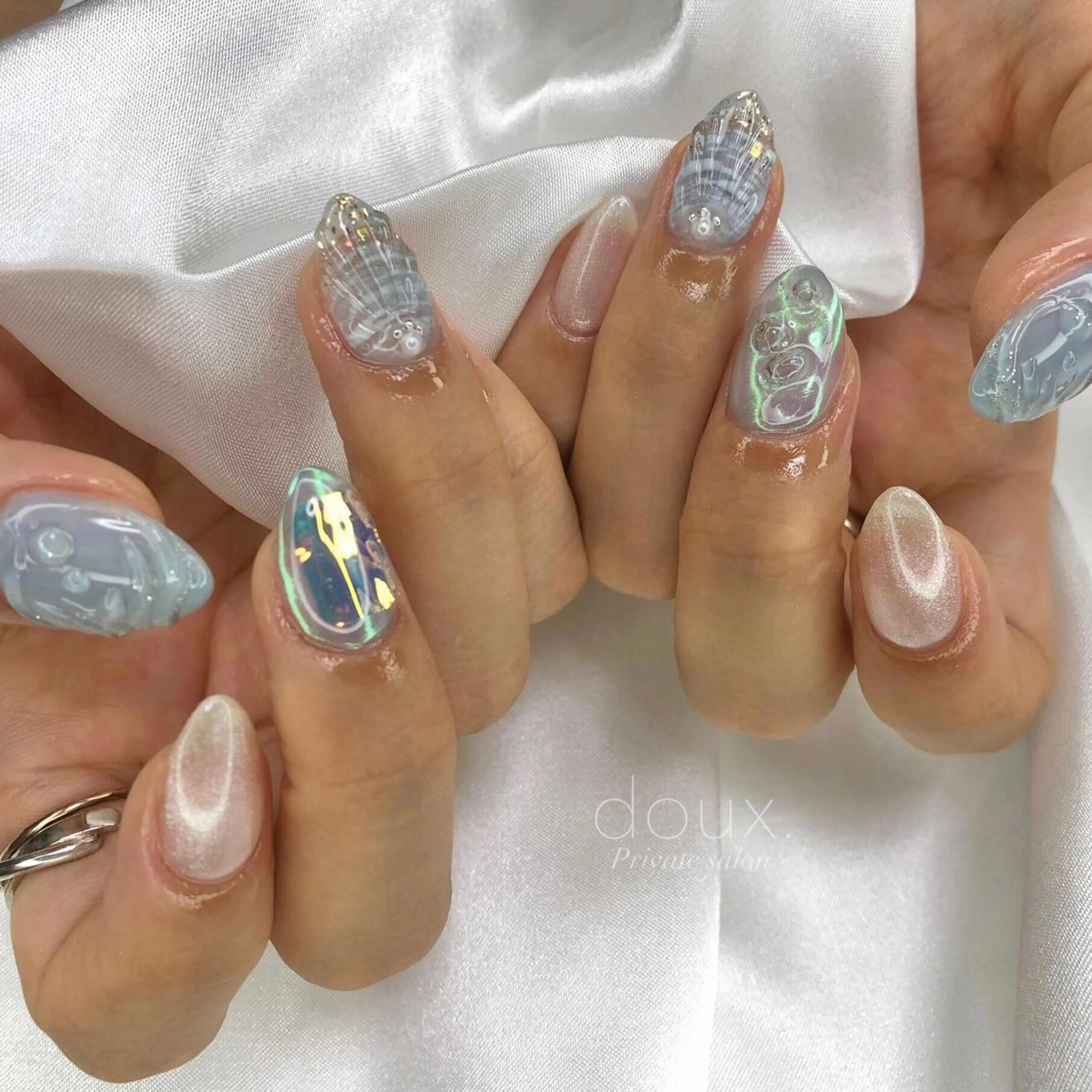 ネイル 氷ネイル・うるうるネイル 韓国ネイル ワンホンネイル ハンドネイル doux. nailのネイルデザイン