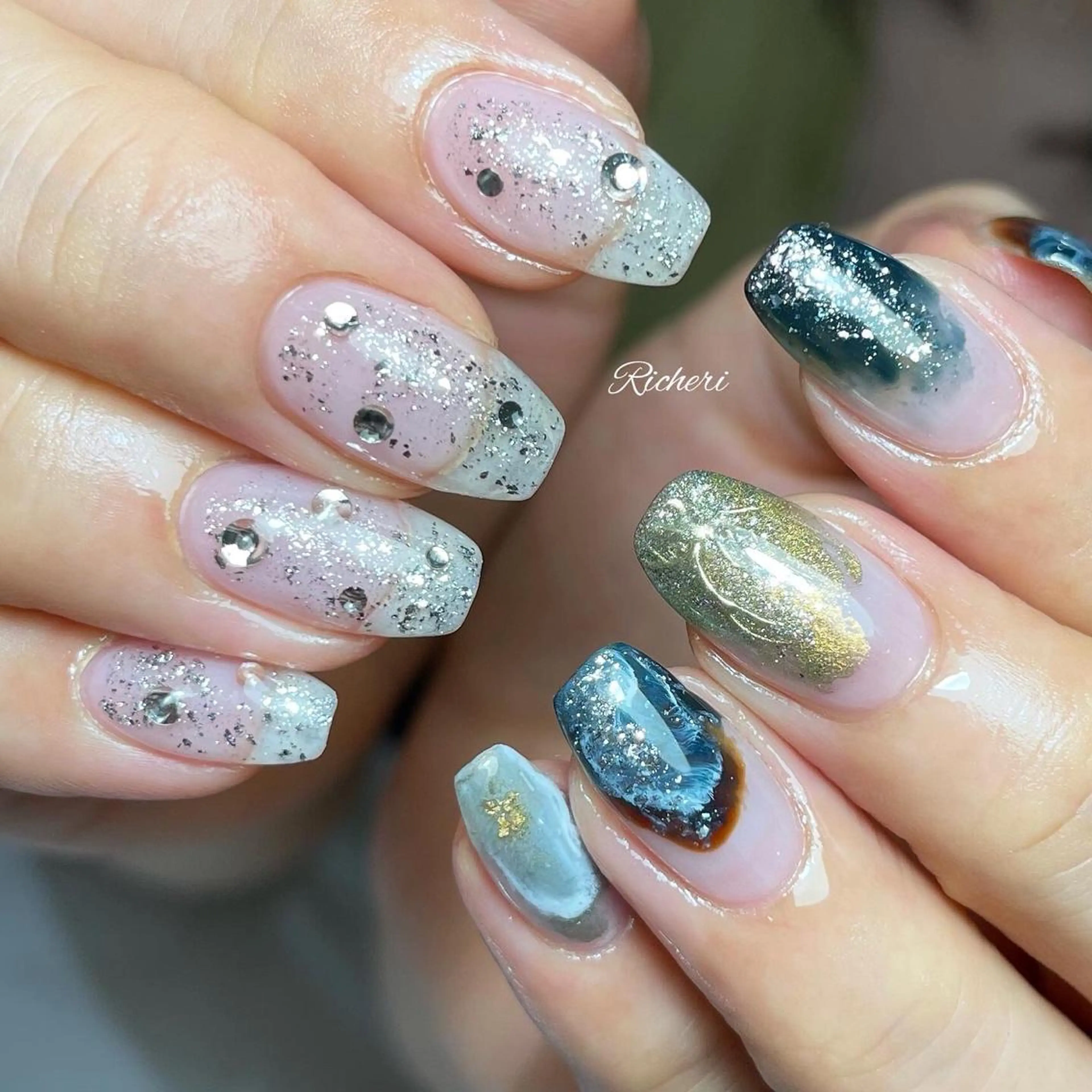 ショート ネイル 韓国風ヘア アートネイル フラワーネイル フレンチネイル ジェルネイル richeri beautyのエステ・リラクイメージ