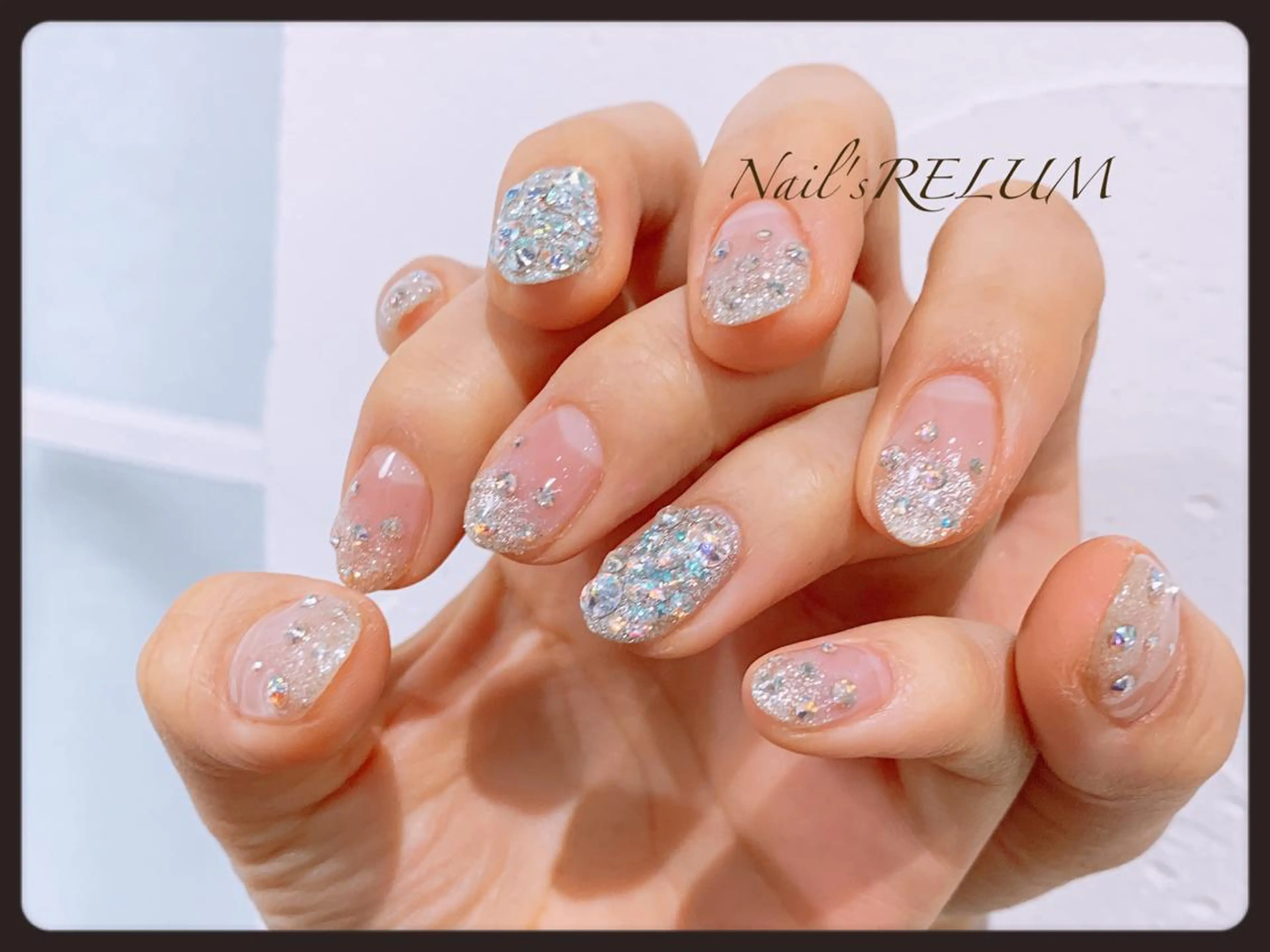 ネイル ゴージャス THECOLORS所属・近貞 莉奈のネイルデザイン