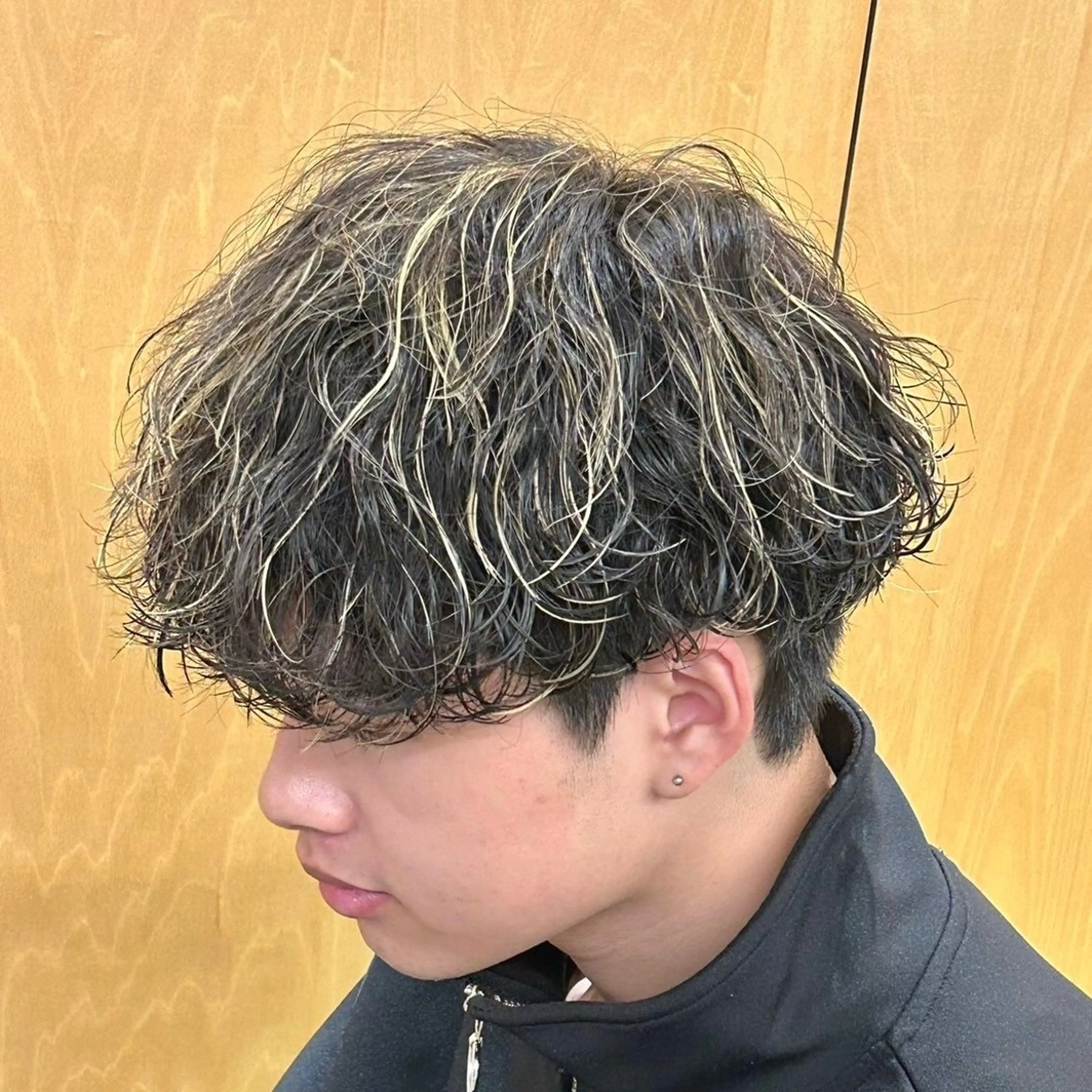カラー 大沼 那奈のヘアスタイル