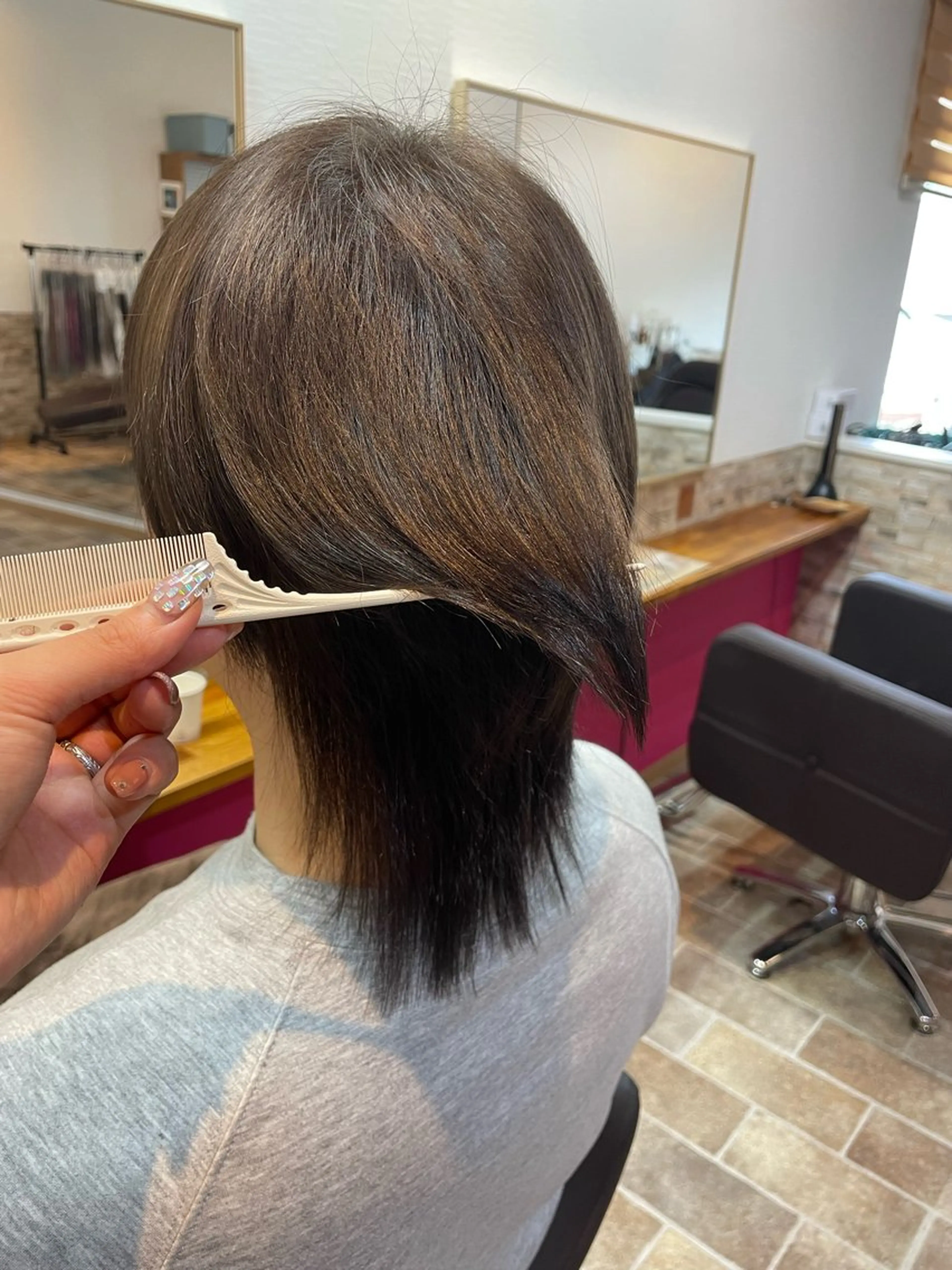 ミディアム カラー アッシュ アッシュブラウン ブラウンカラー ウルフカット カット ヘアカラー トリートメント STAR RIVER所属・YUI/ ブリーチカラー🌷のヘアスタイル