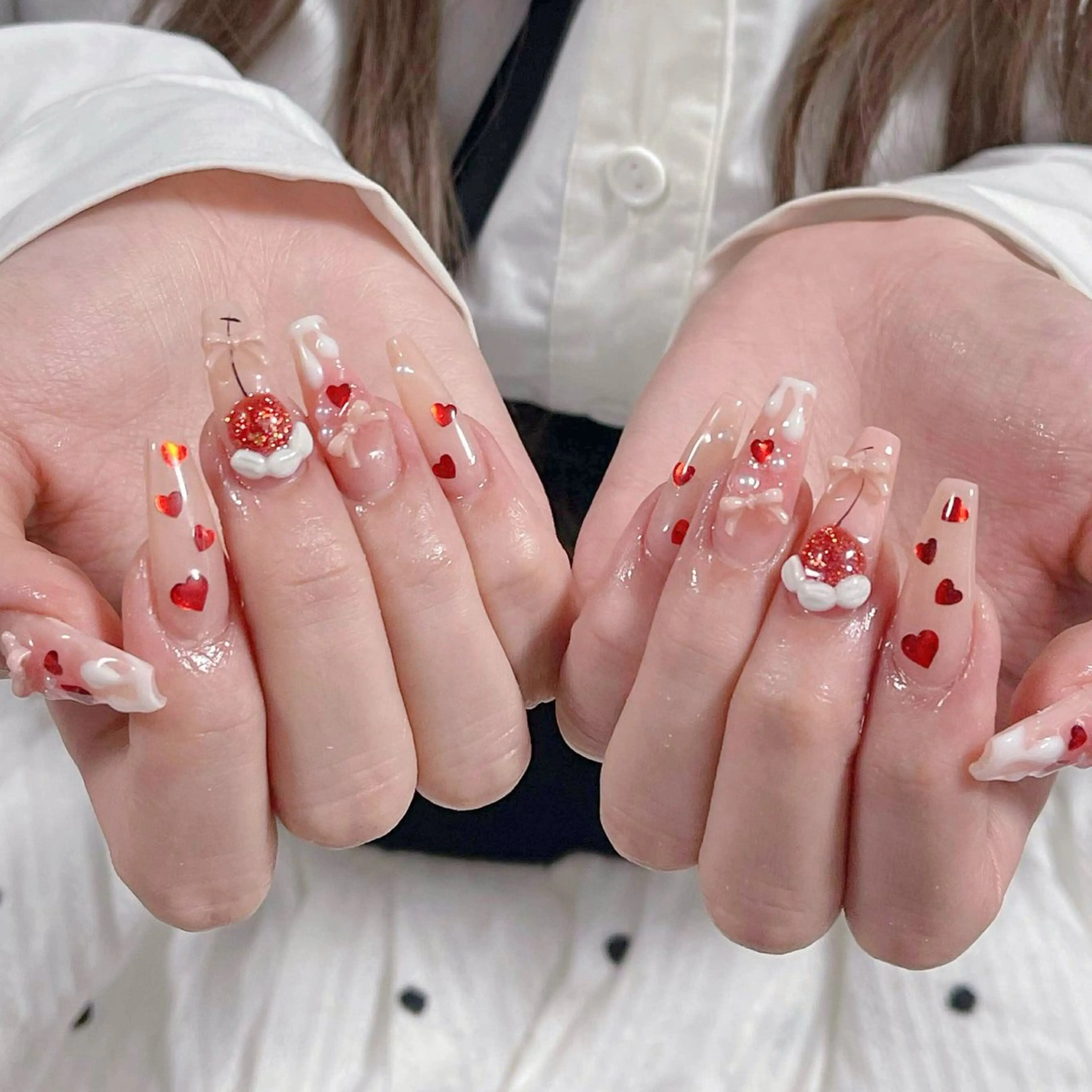 ネイル チークネイル フレンチネイル ガラスフレンチ グラデーション キラキラネイル ハンドネイル LilyLala Nailsalonのネイルデザイン