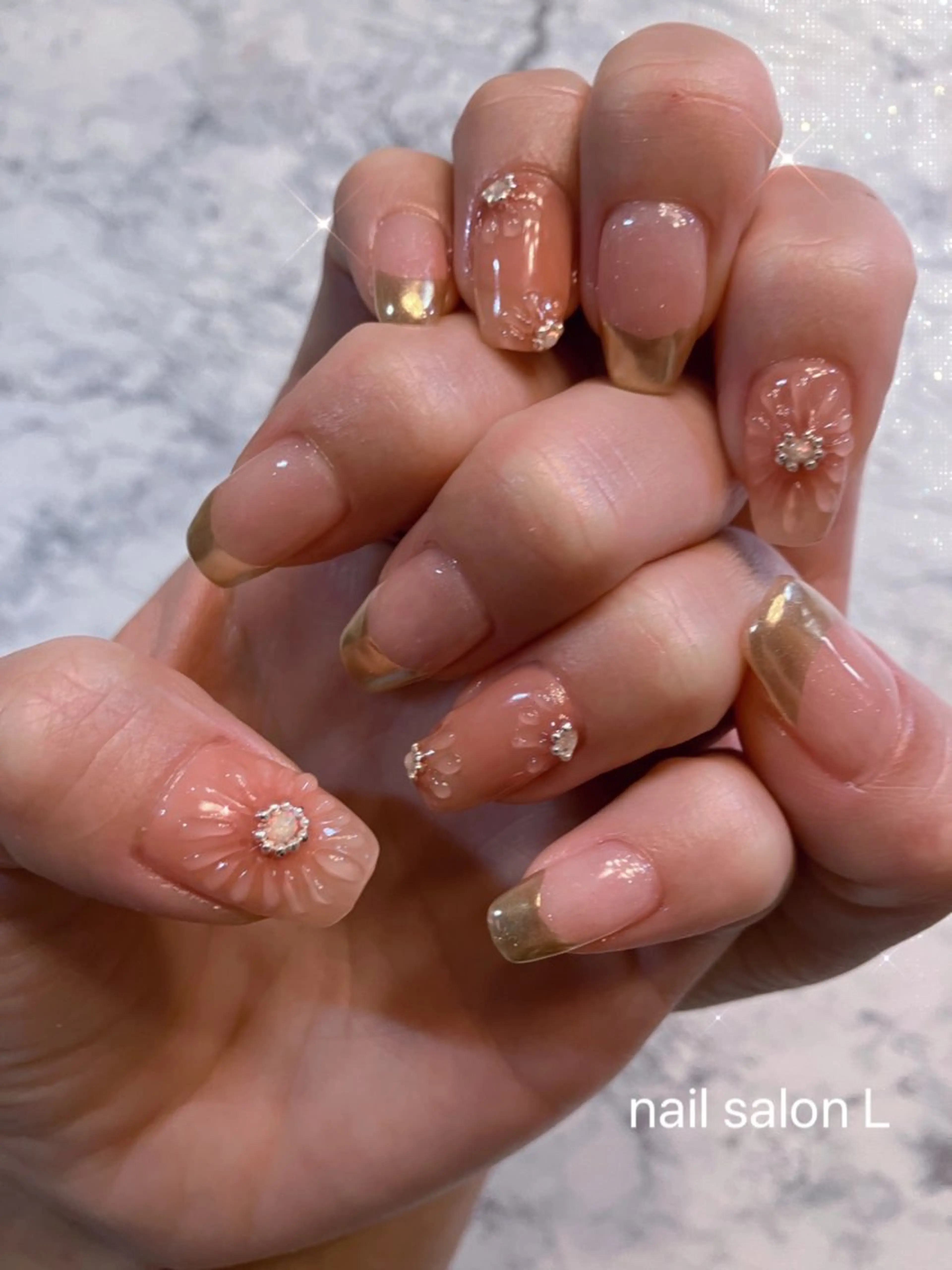 ネイル フラワーネイル フレンチネイル 氷ネイル・うるうるネイル ミラーネイル 持ち込み ハンドネイル 吉川市 ネイルサロンLのネイルデザイン