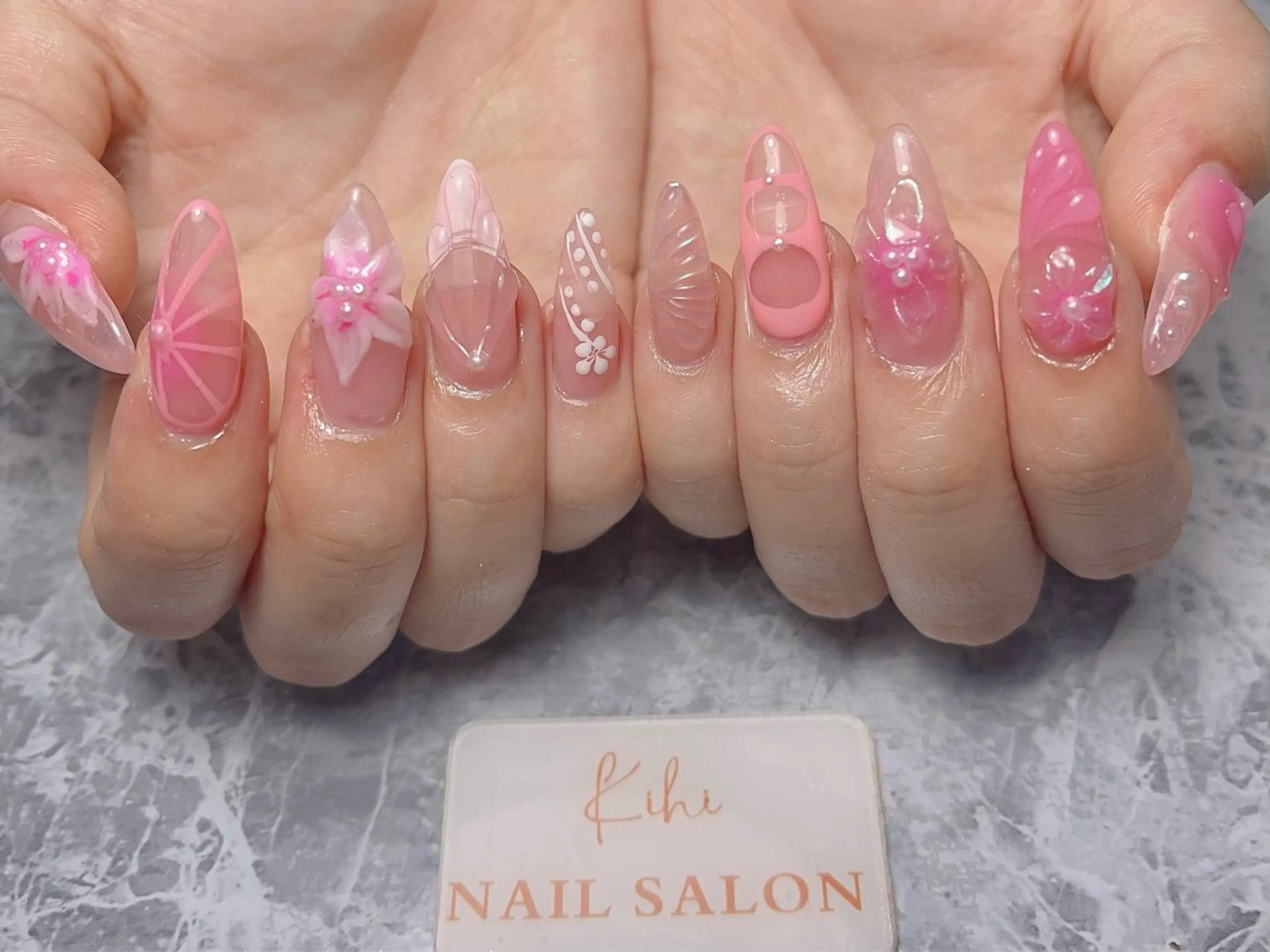 ネイル アートネイル フレンチネイル ジェルネイル グラデーション 韓国ネイル ハンドネイル 💕鈴木ユリ パラジェル/オフ無料のネイルデザイン