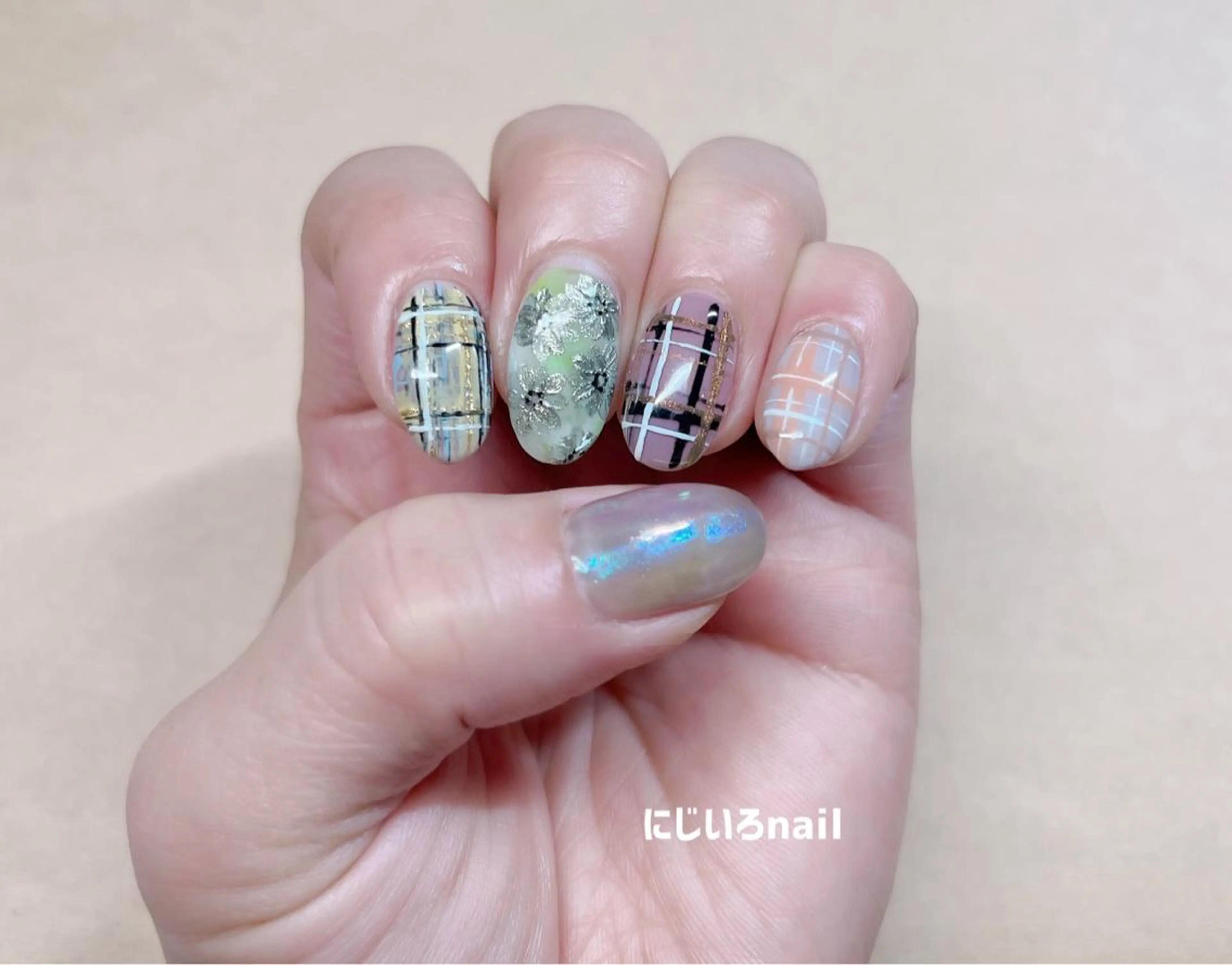 ネイル にじいろ nailのネイルデザイン
