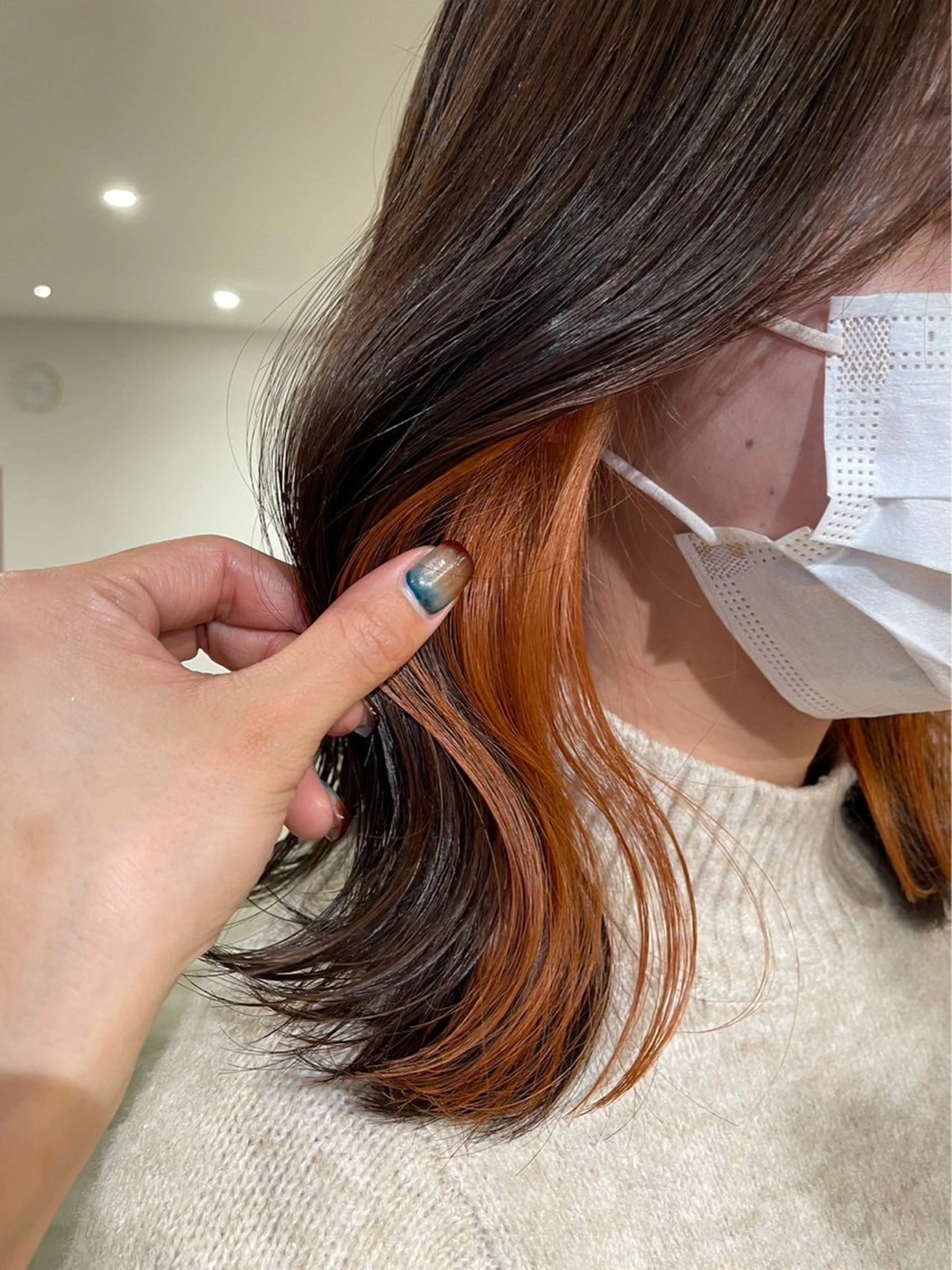 控えめに可愛く🩰🤍インナーorイヤリングカラー👂🏻✨の写真