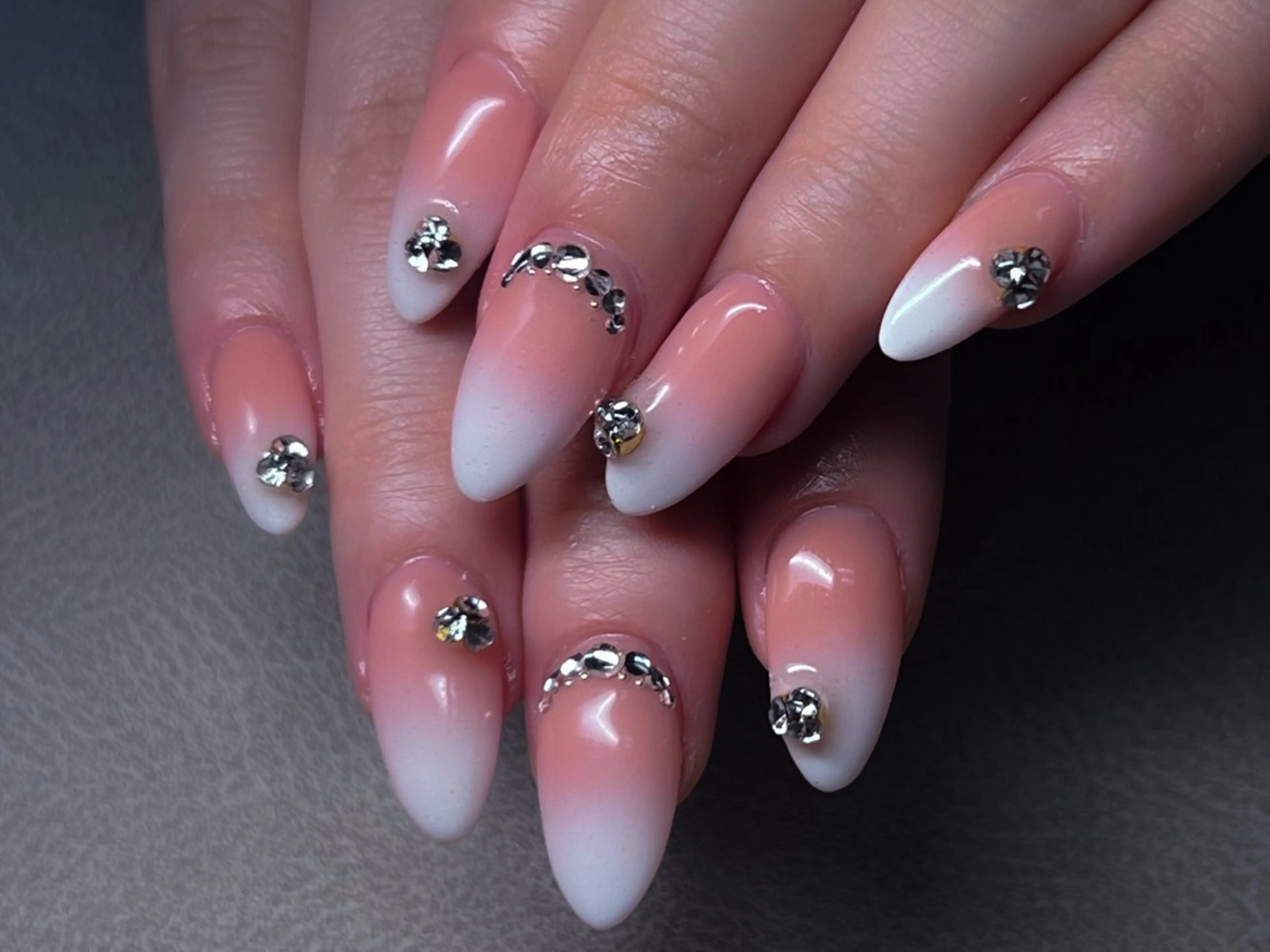 ネイル ハンドネイル ハンドケア GO TODAY SHAiRE SALON所属・aya アヤのネイルデザイン