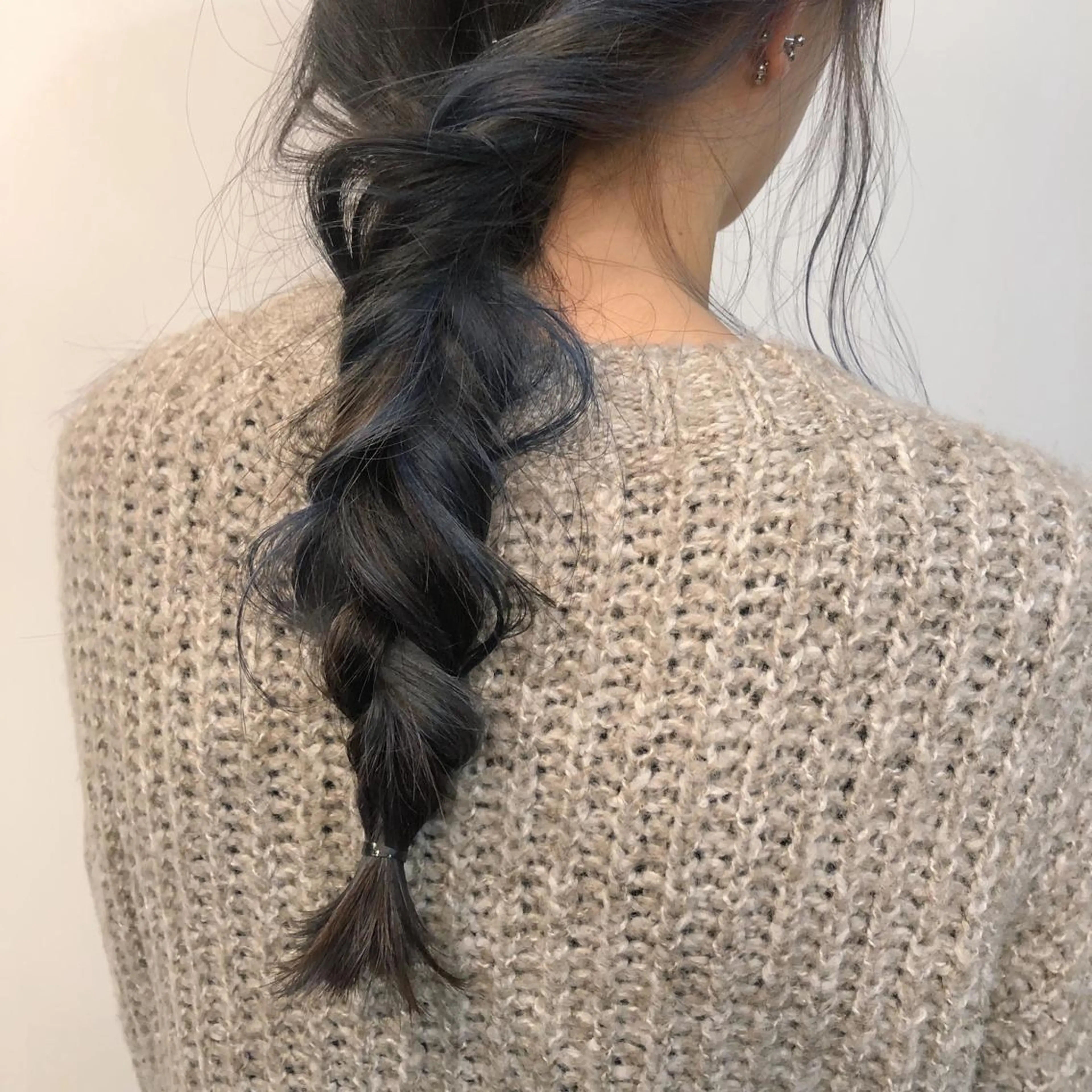 ロング カラー ヘアアレンジ 吉川 愛美李のヘアスタイル