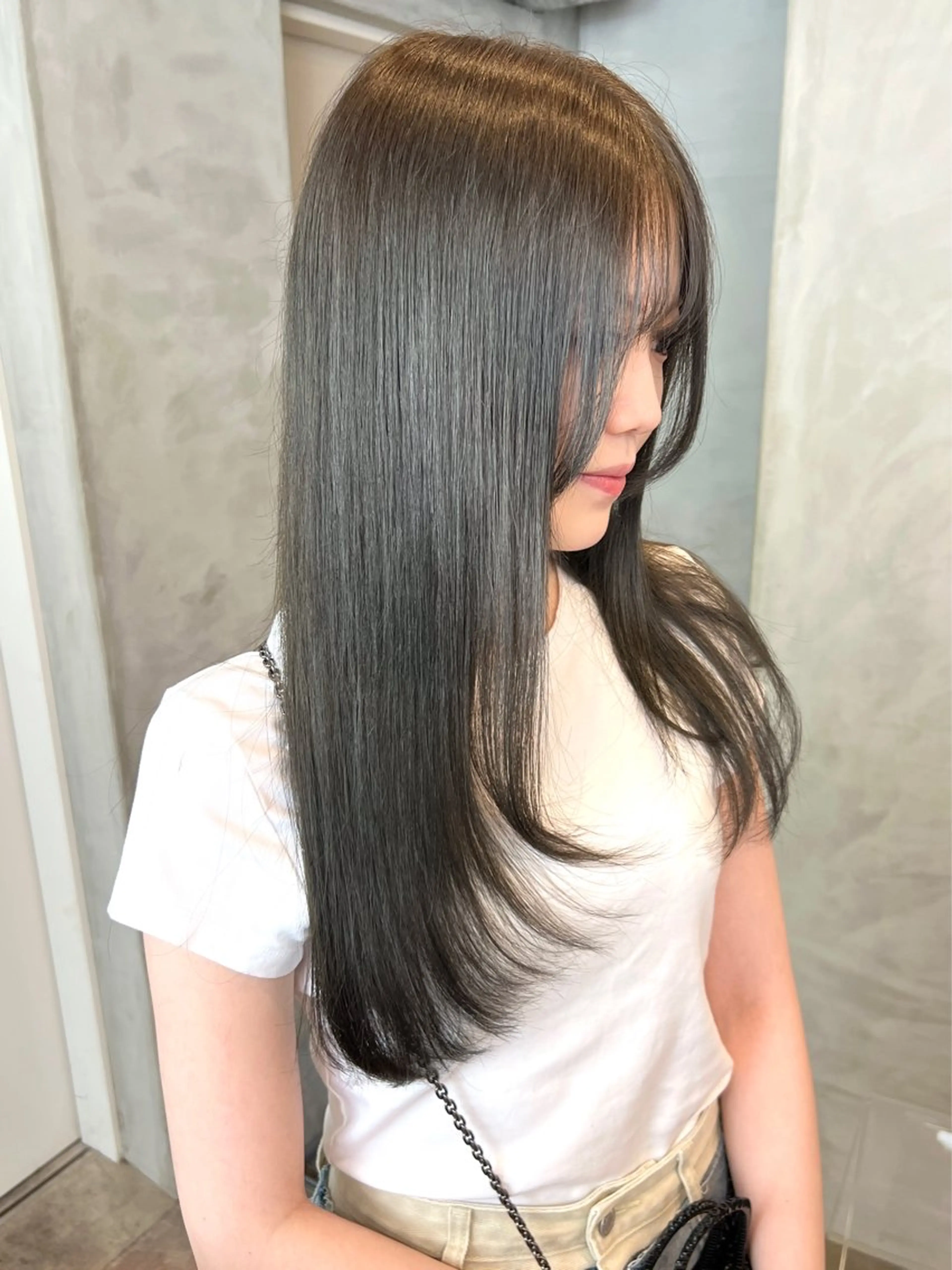 ロング カット ヘアカラー トリートメント 前髪/顔まわりカット 艶髪/髪質改善/縮毛のヘアスタイル