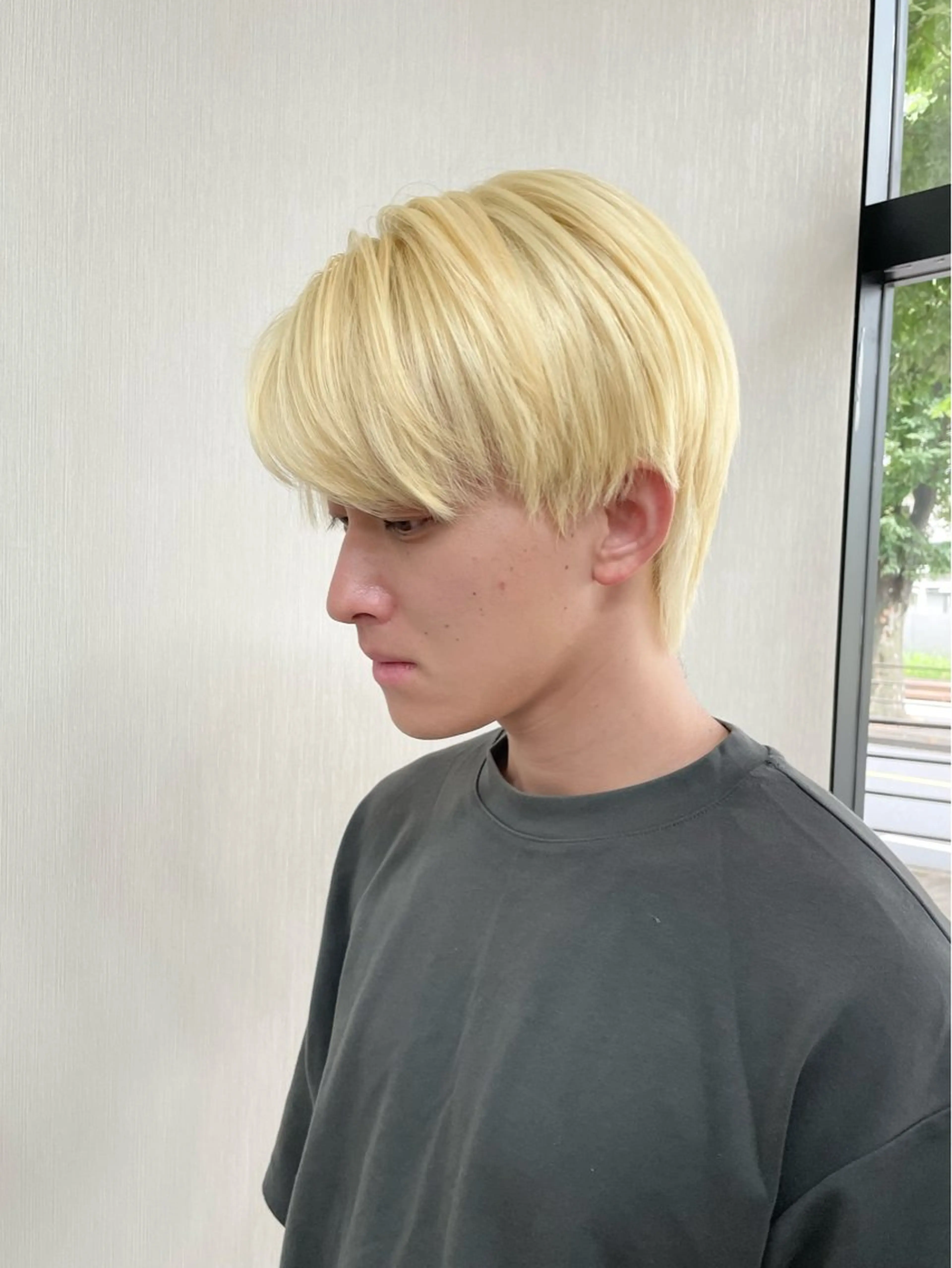 ショート カラー メンズ メンズブリーチ メンズハイトーン ブリーチ ブロンド ケアブリーチ ヘアカラー オザキクウガ/ ブリーチ/髪質改善のヘアスタイル