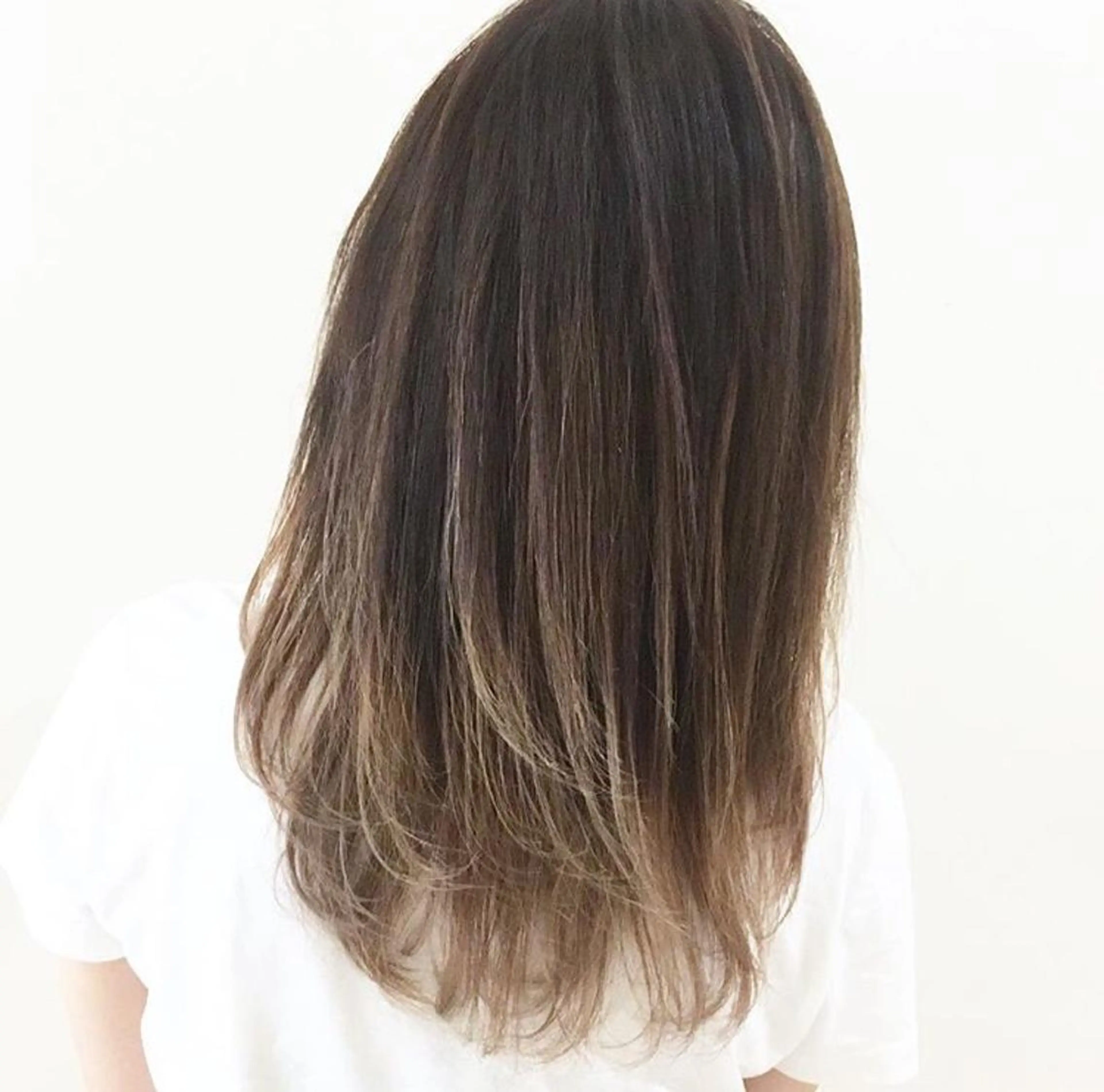 セミロング ハイライト トリートメント ブリーチなしダブル/ レイヤーカット 小棹のヘアスタイル