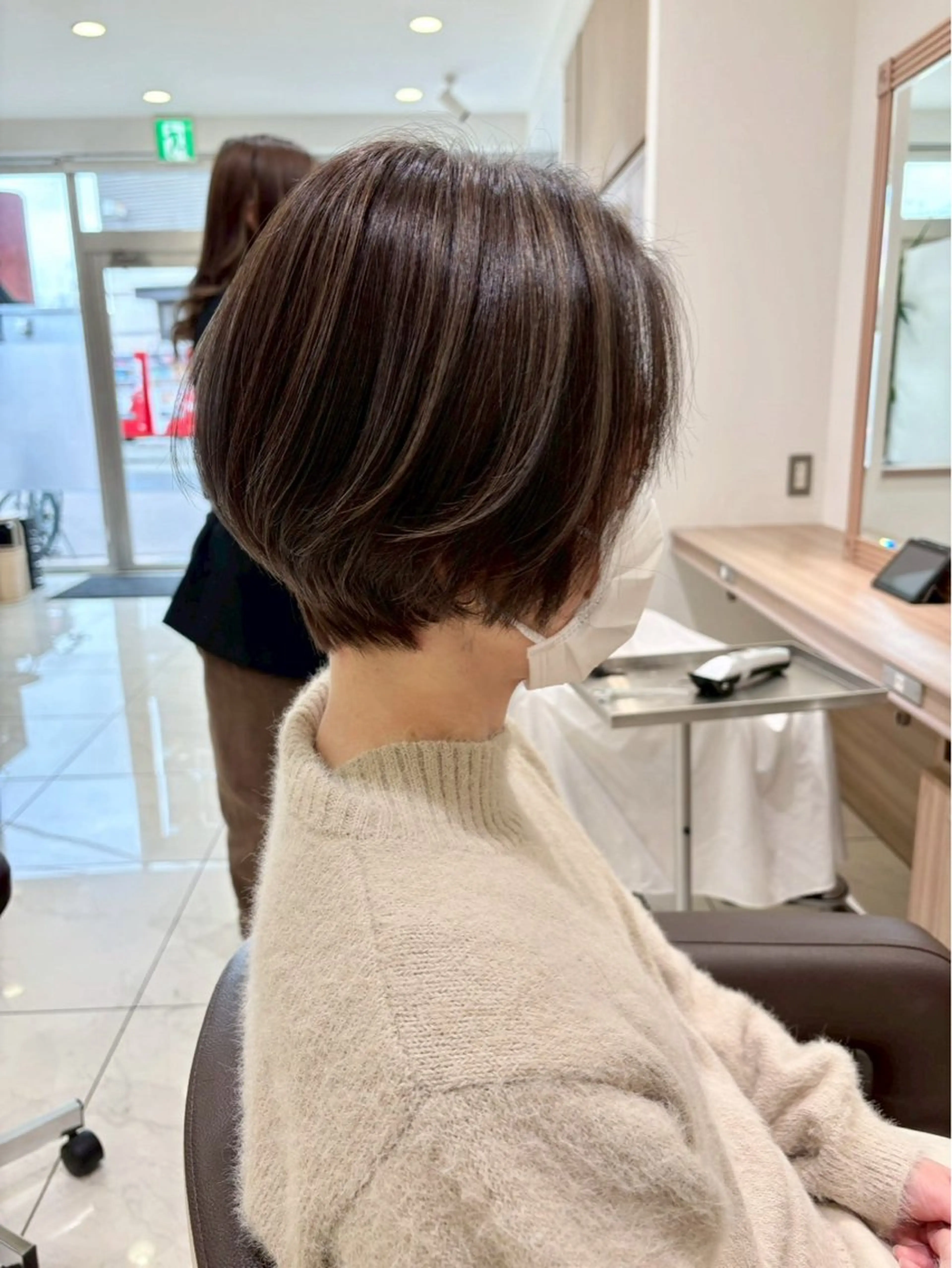 カット+脱白髪染めハイライトの写真