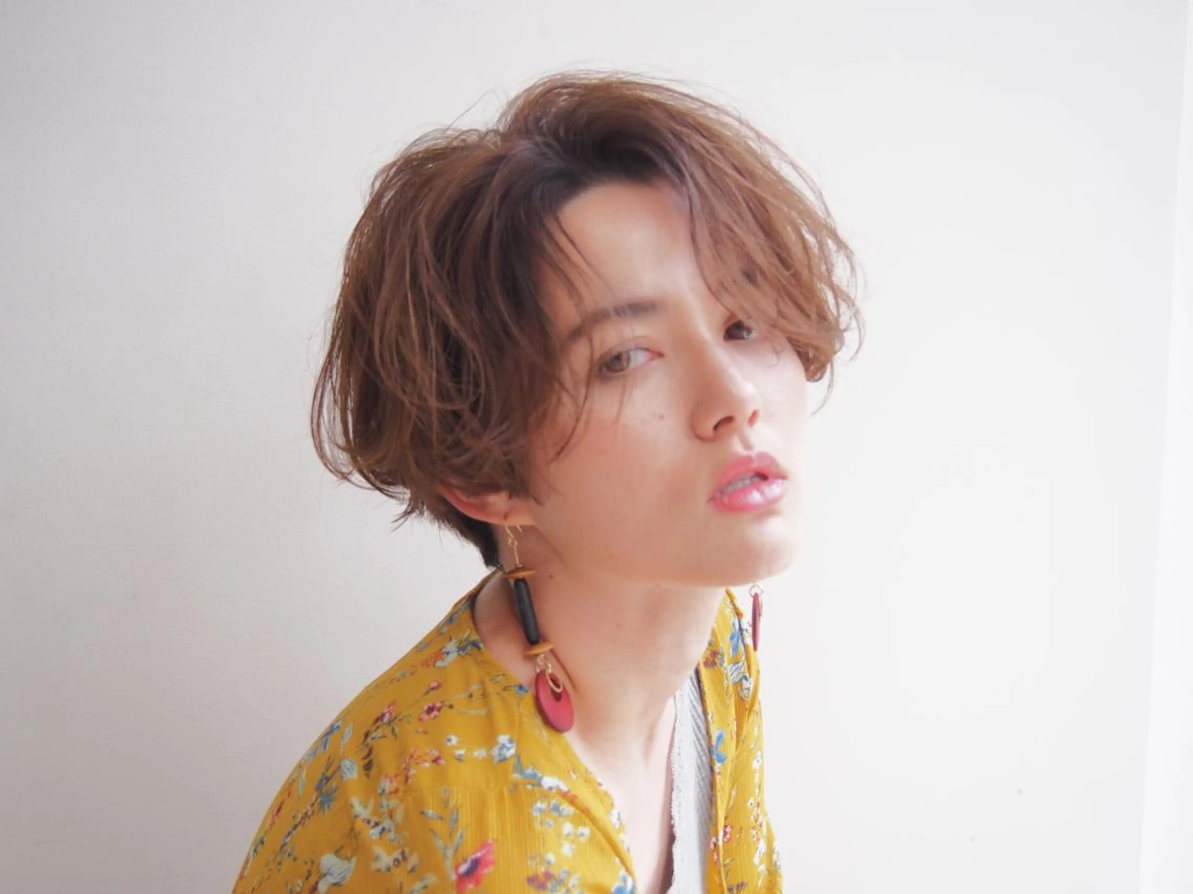 ショート 似合わせ艶髪カラー ❤️ハダユミのヘアスタイル