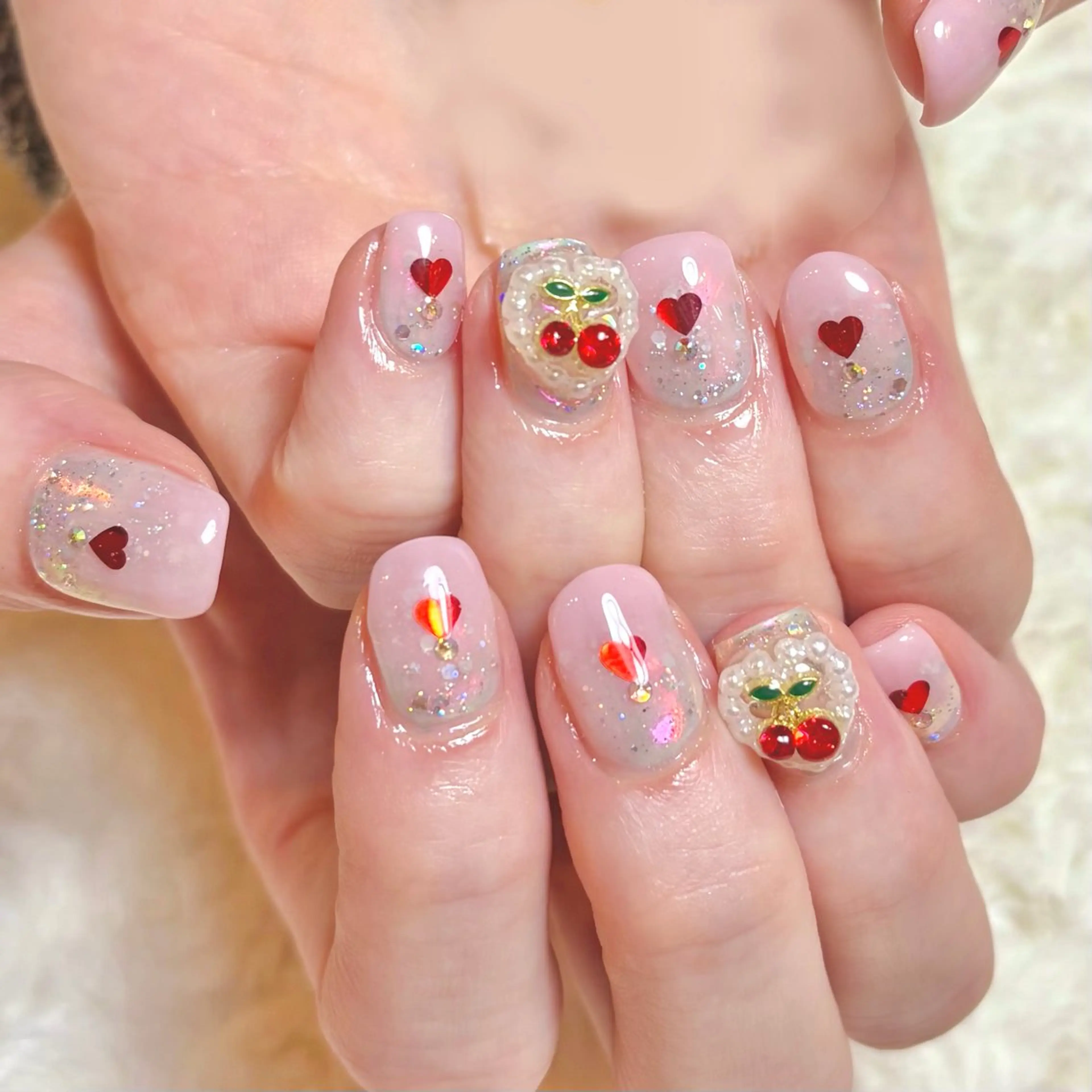 ネイル オーロラネイル ハート ホログラムネイル キラキラネイル ハンドネイル momo nail所属・Naruse Momoのネイルデザイン