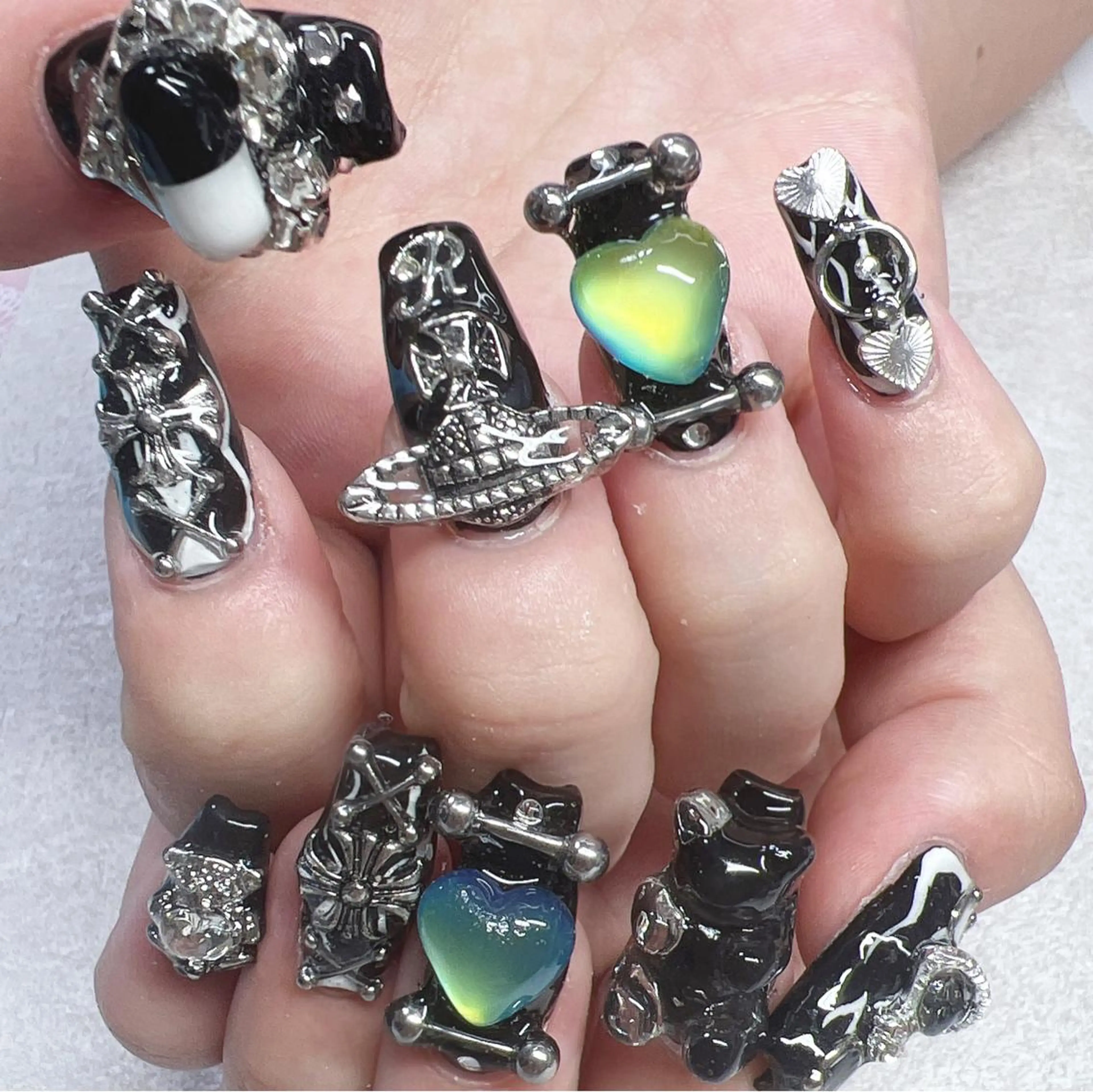 ネイル Rire_eye+beauty_nail所属・Rire_ nail_yukiのネイルデザイン