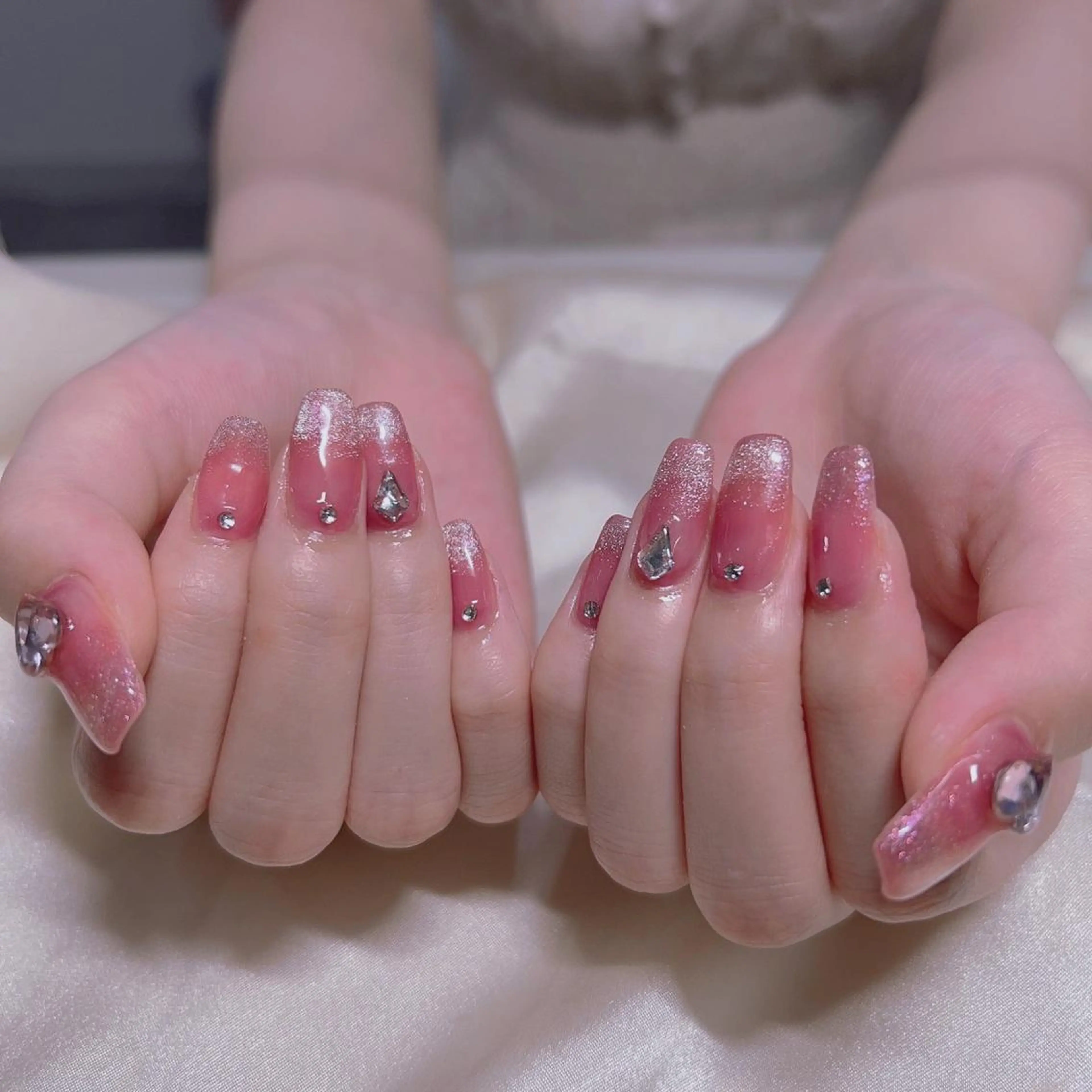 ネイル マツエク・マツパ アイブロウ 眉カラー 韓国風マツエク パリジェンヌラッシュリフト まつげパーマ ワンホンマツエク ハンドネイル Nail&eye Belire 新宿のネイルデザイン