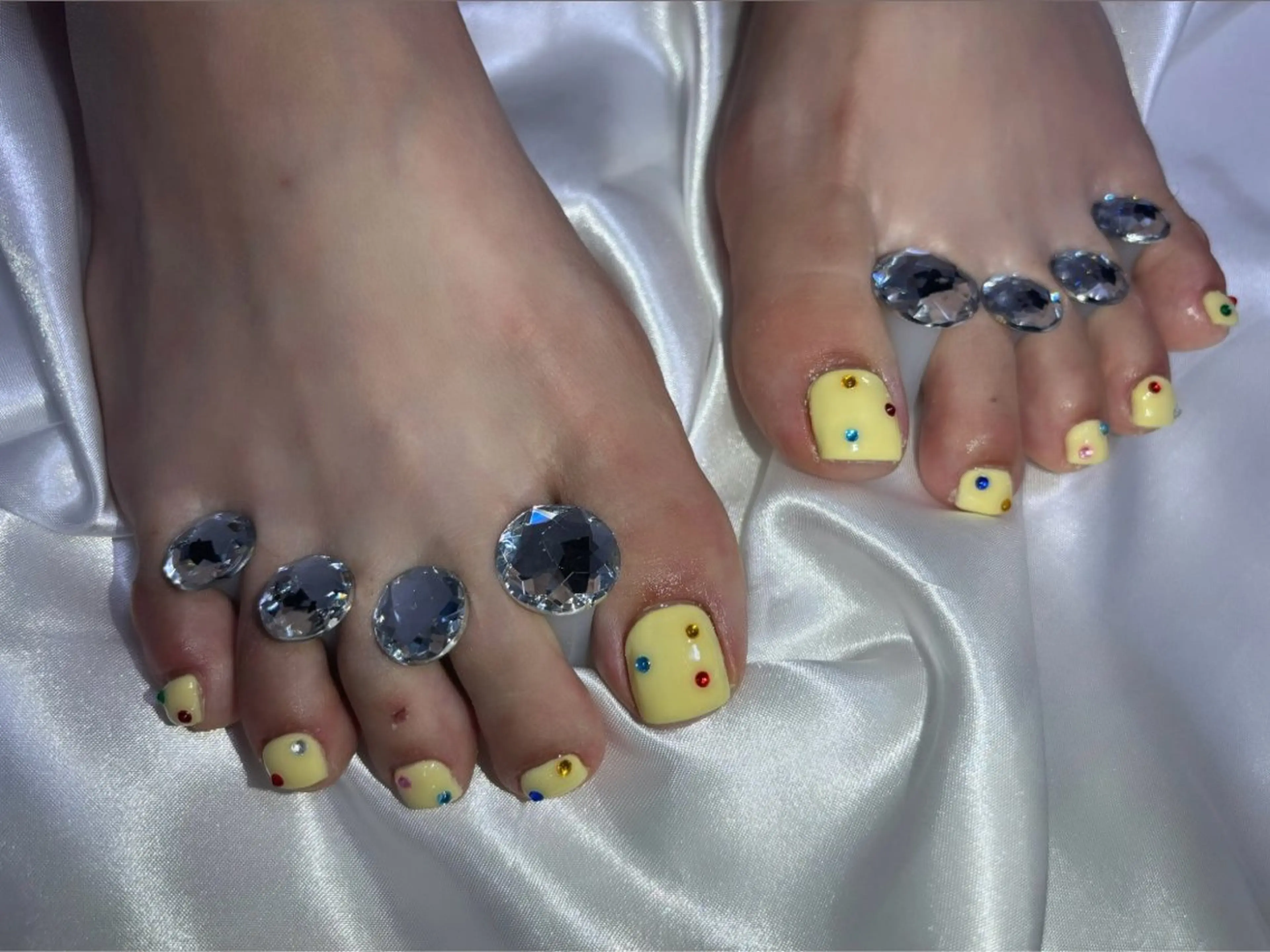 ネイル フットネイル LiB nailのネイルデザイン