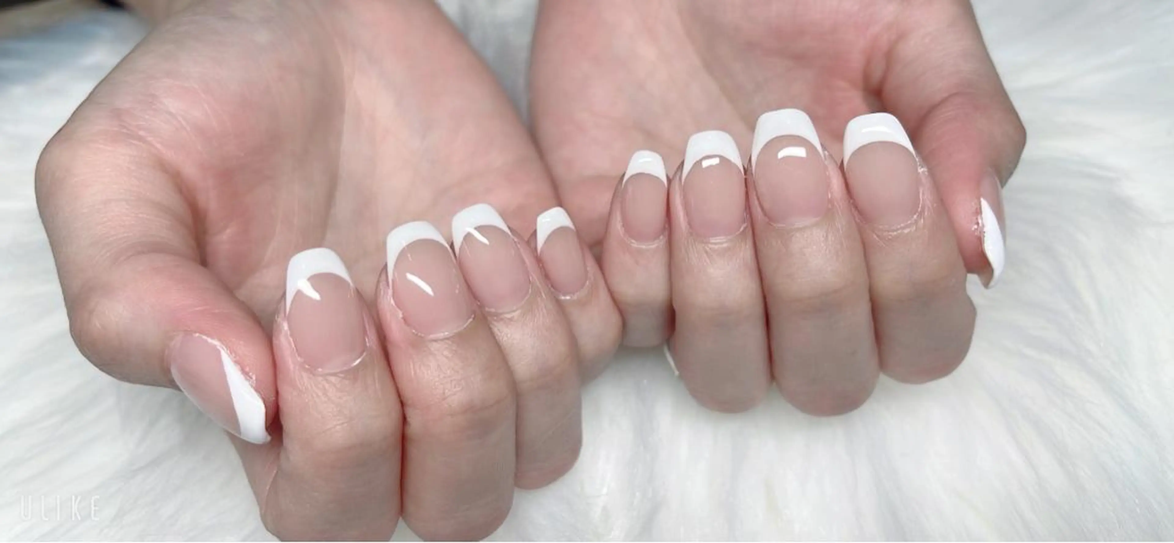 フレンチネイル➕(当店付替¥1.100)(他店付替¥1.650)の写真