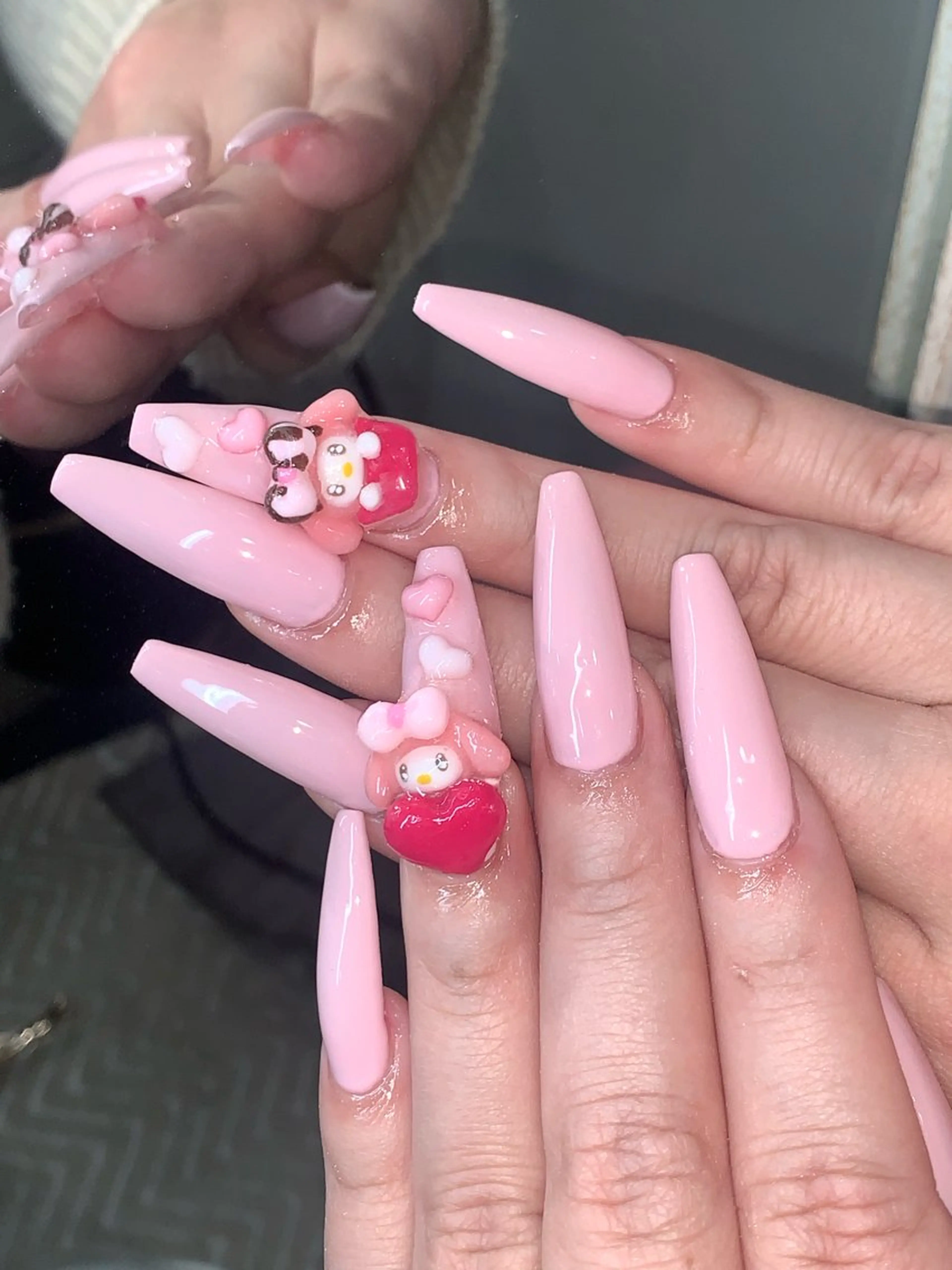 ネイル ハンドネイル NES NAIL所属・さゆり￤推しキャラ ￤ロングネイル🩷のネイルデザイン