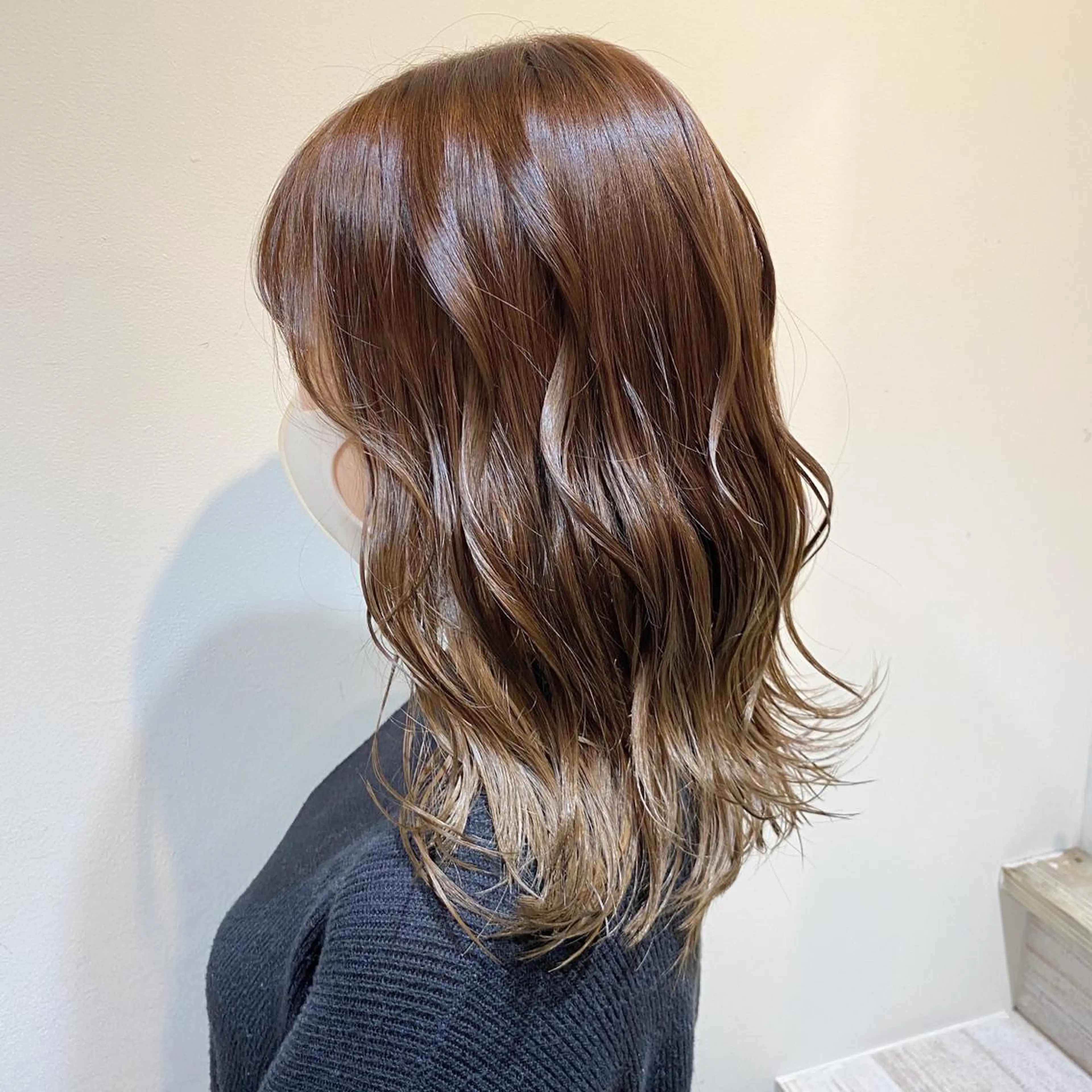 セミロング カラー ヘアアレンジ グレージュ 伊藤 玲衣のヘアスタイル