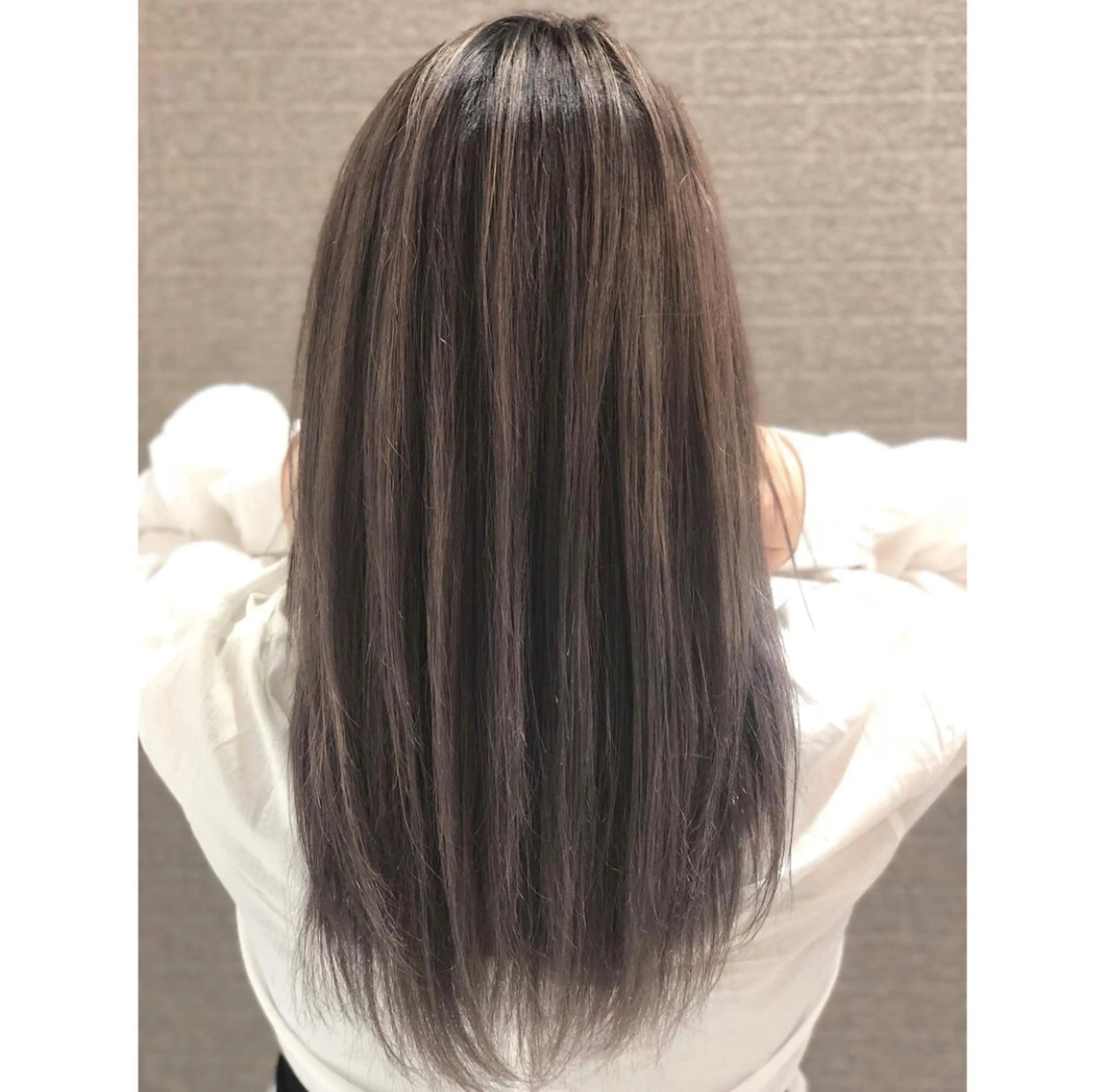 ミディアム カラー ヘアアレンジ バレイヤージュ デザインカラー グラデーションカラー ハイライトカラー ハイトーンカラー アンドウ ユウ/ レイヤーカット/韓国のヘアスタイル