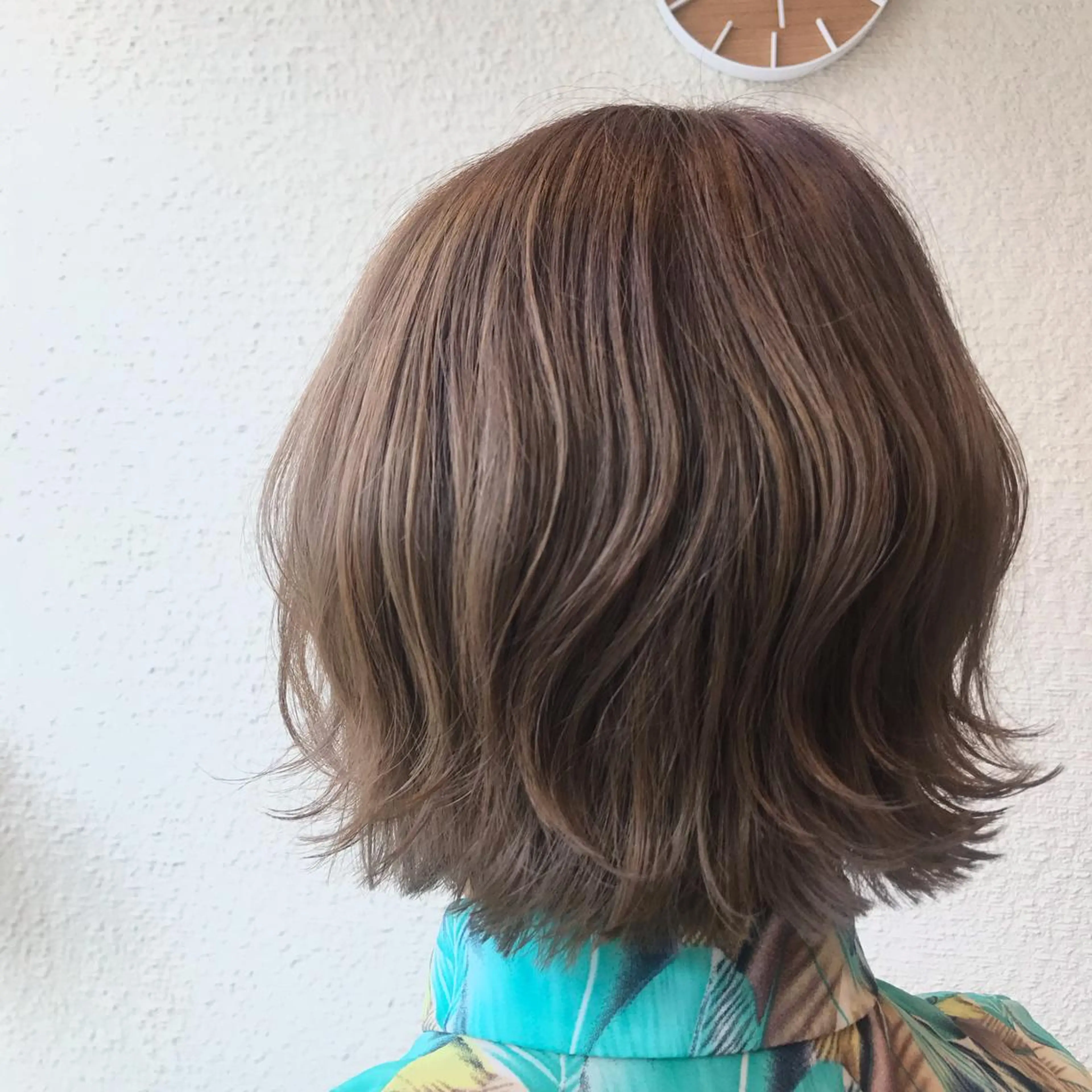 ミディアム 外ハネヘア 透明感カラー/ 寺田千雅子のヘアスタイル