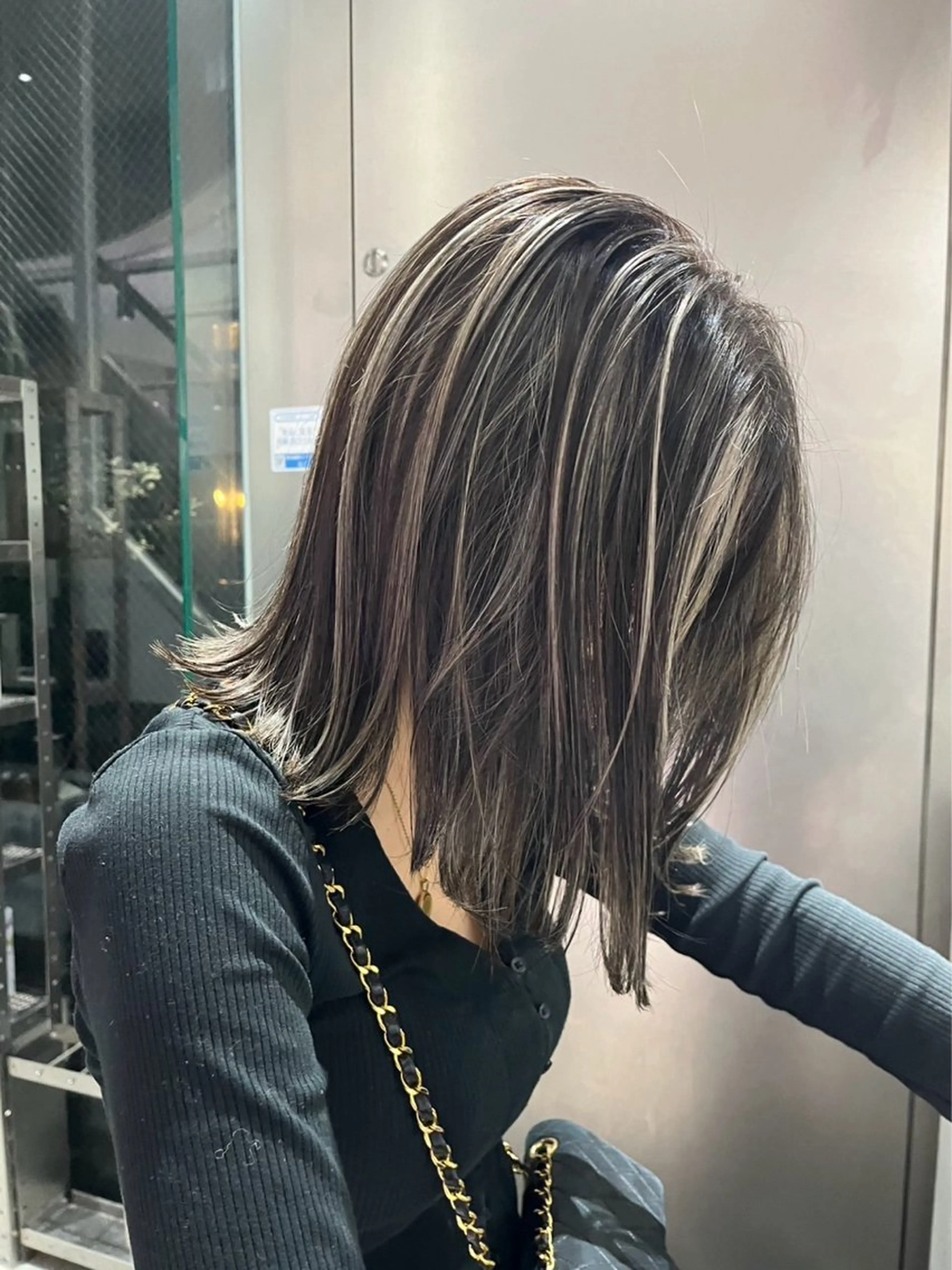 ミディアム カラー ブリーチ ダブルカラー ハイライトカラー ボブ ハイライト ヘアカラー トリートメント CHERIEブリーチ ダブルカラー 天神のヘアスタイル