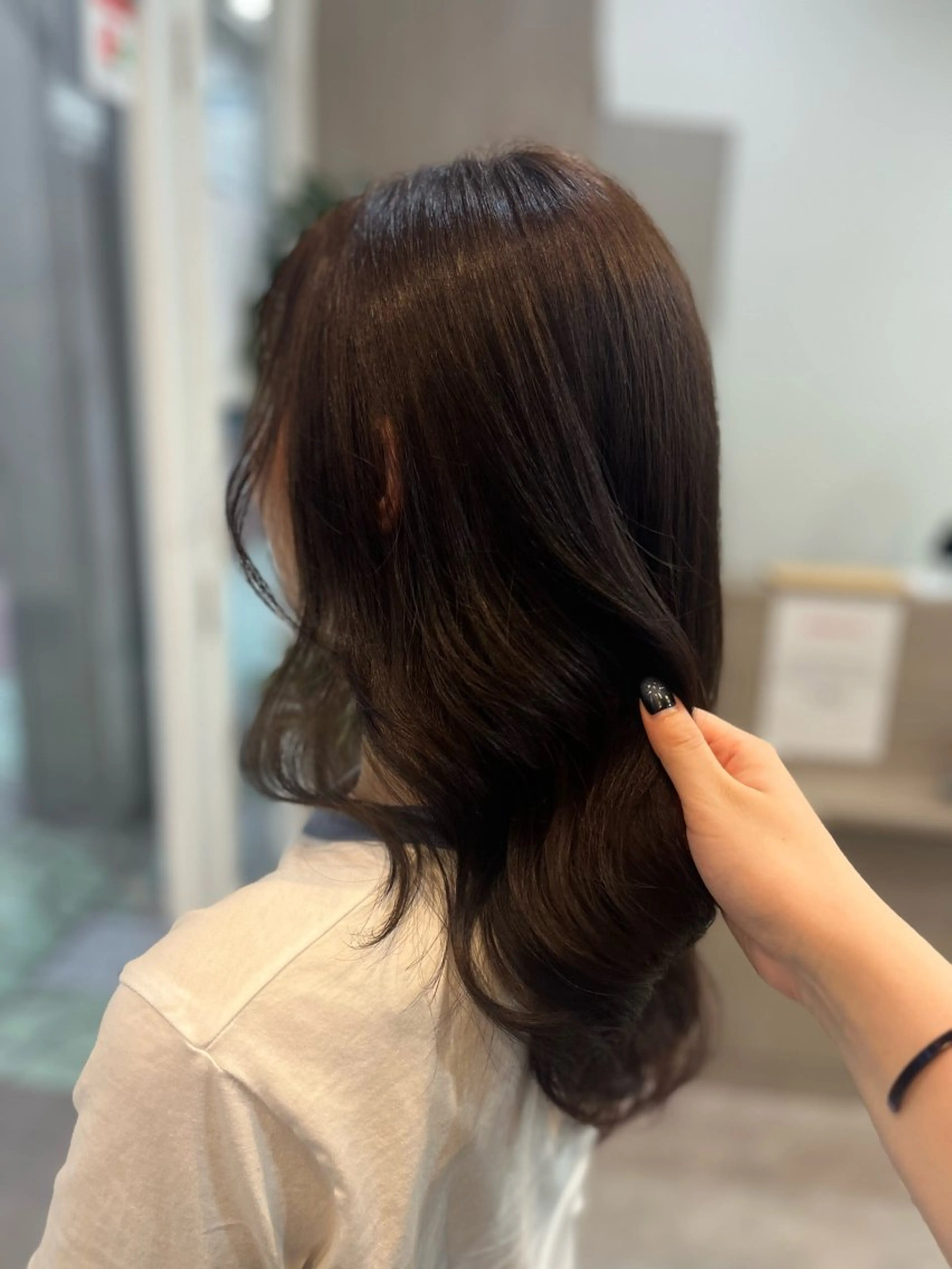 カットモデル💇🏻‍♀️✂️➕ワンカラー😈💜カット（肩下からロング3cm以上切らせて頂ける方）対象の写真