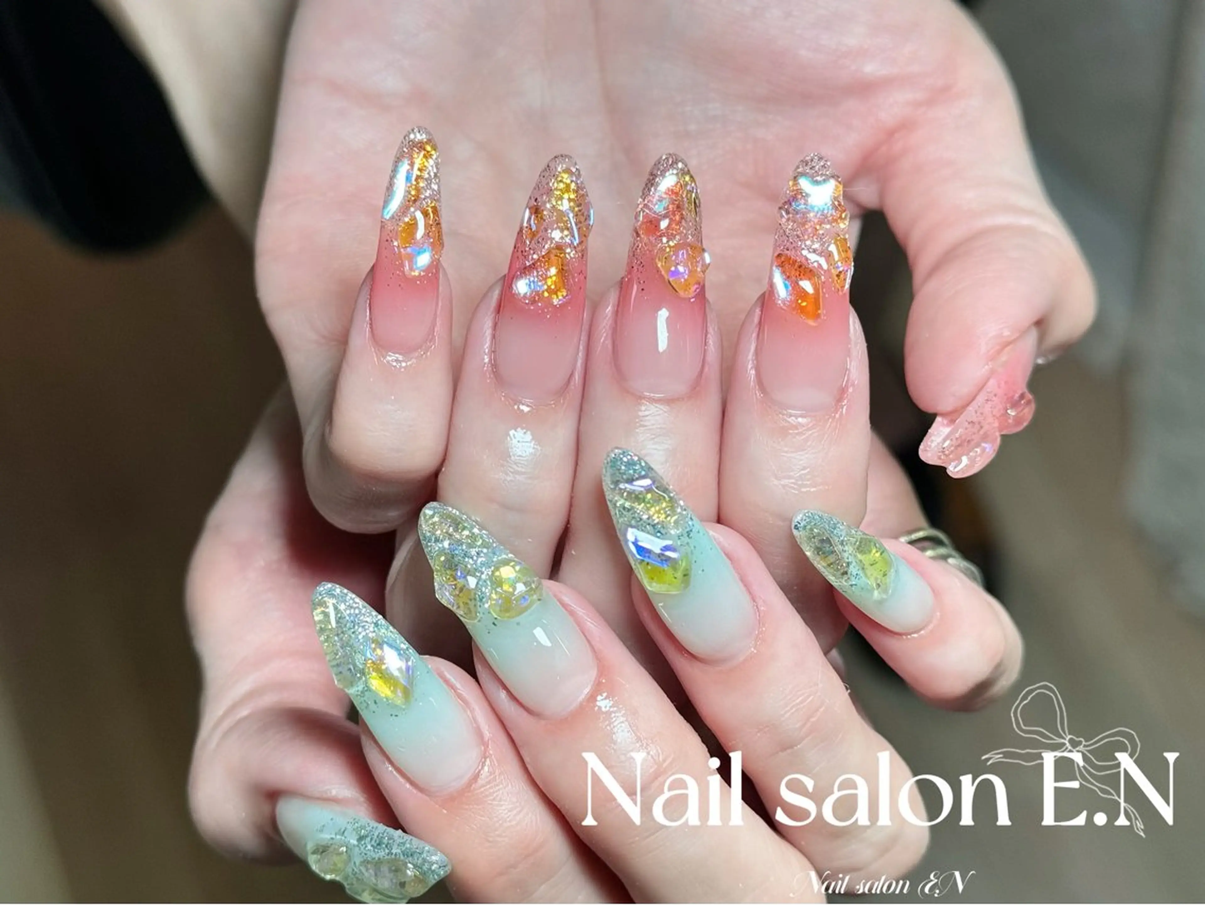 ネイル アートネイル オーロラネイル ブラウン クリアネイル フレンチネイル ハンドネイル E.N🦋 長さ出し/持ち込みのネイルデザイン