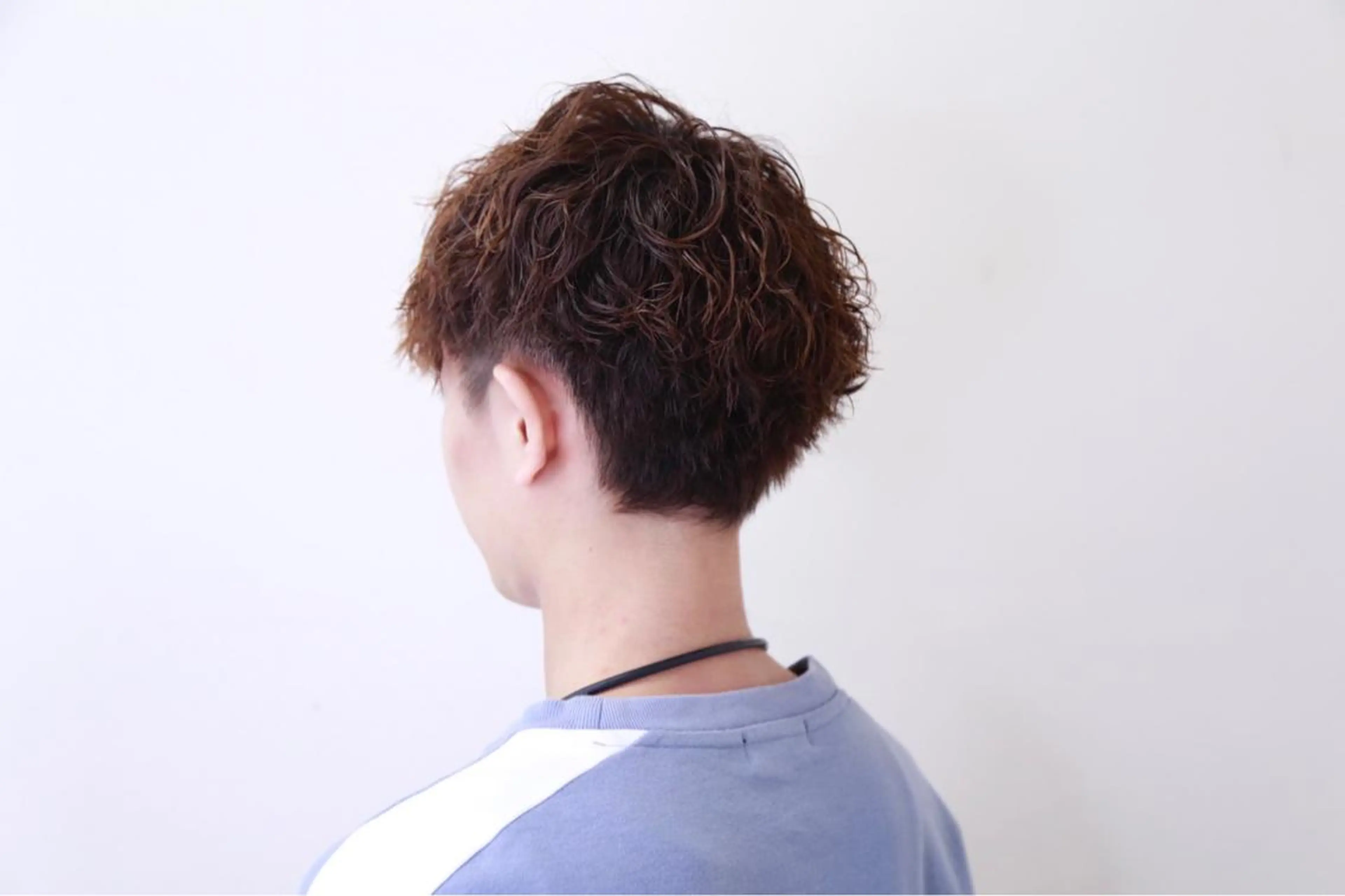 ショート パーマ メンズ メンズパーマ ツイストスパイラルパーマ 刈り上げ スパイラルパーマ パーマ HAIRSILVA徳間店所属・石倉 真のヘアスタイル