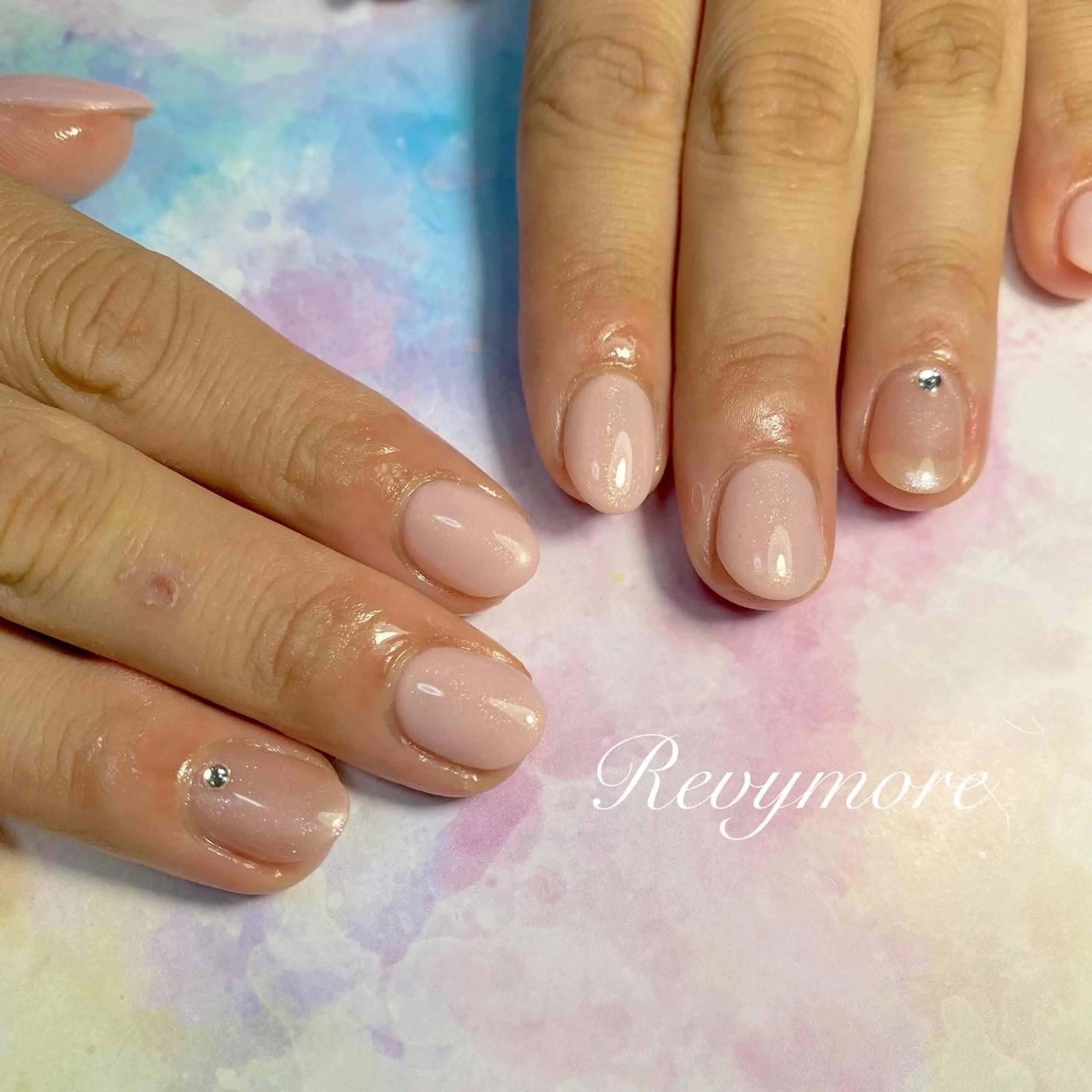 ミディアム ネイル 韓国風ヘア ジェルネイル キラキラネイル 韓国ネイル ニュアンスネイル nail salon Revymore所属・nail salon Revymoreのネイルデザイン