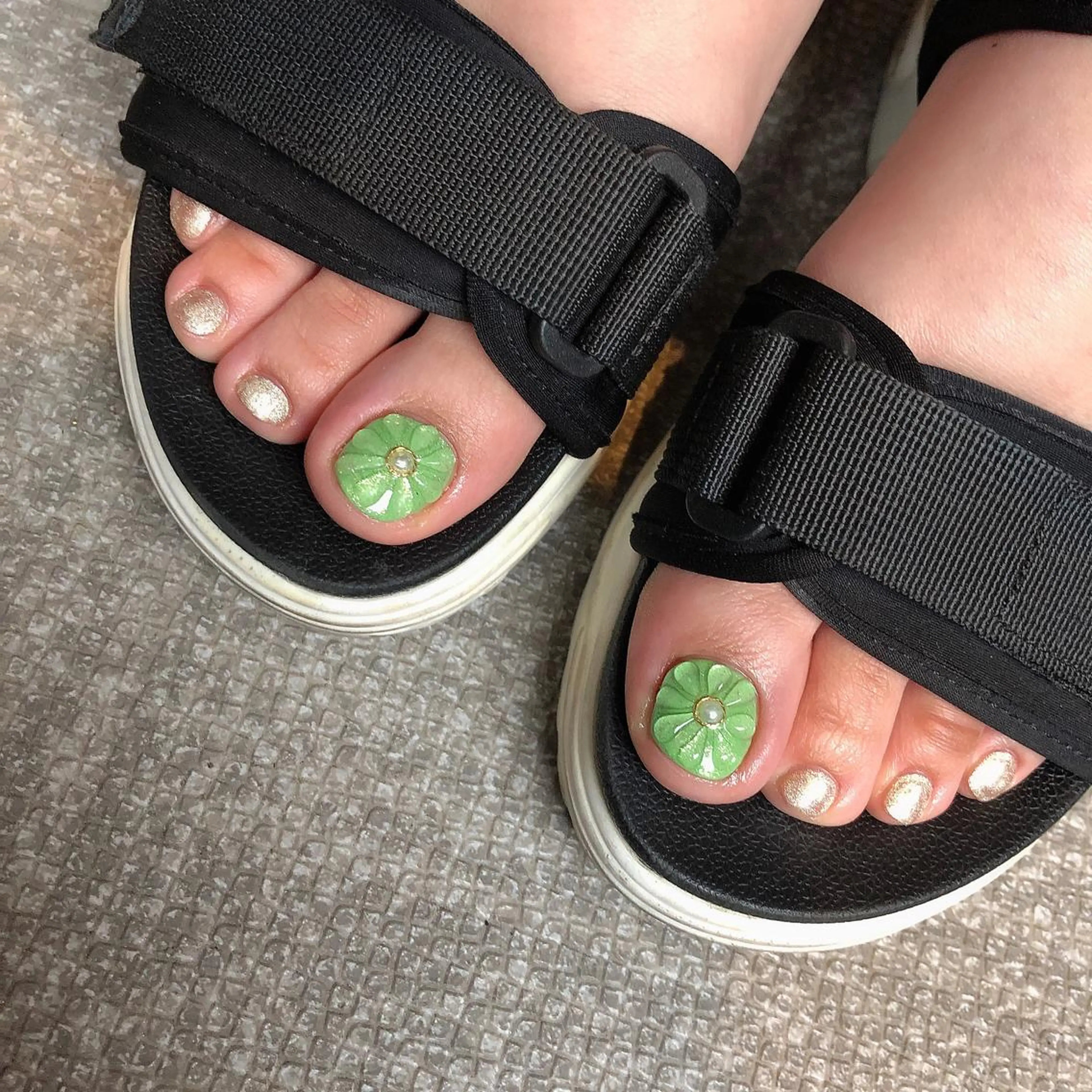 ロング カラー ヘアアレンジ キッズ ネイル マツエク・マツパ 福田 加奈のネイルデザイン